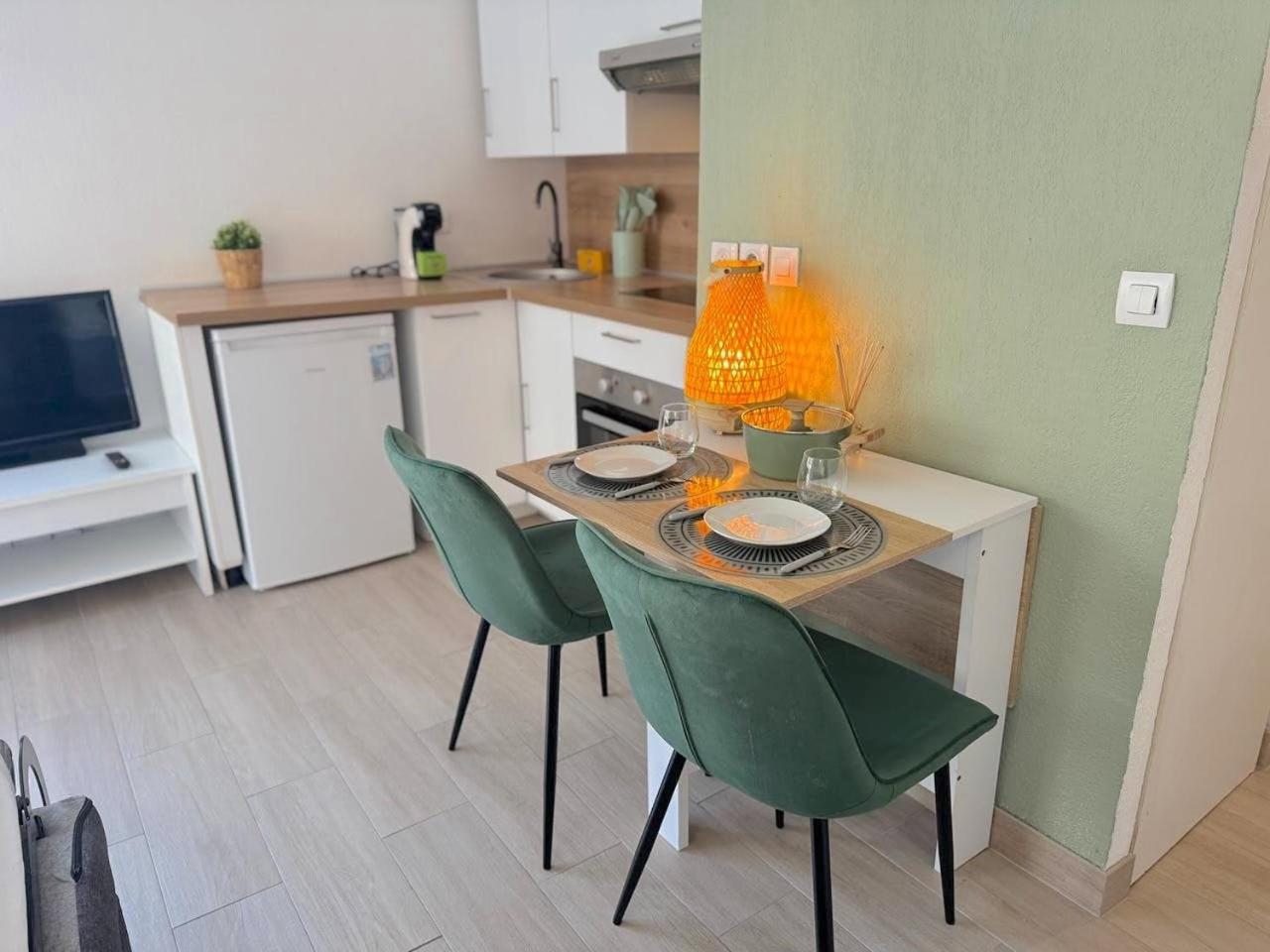 Calme Et Ensoleille Balcon Quartier Port Apartment Nice