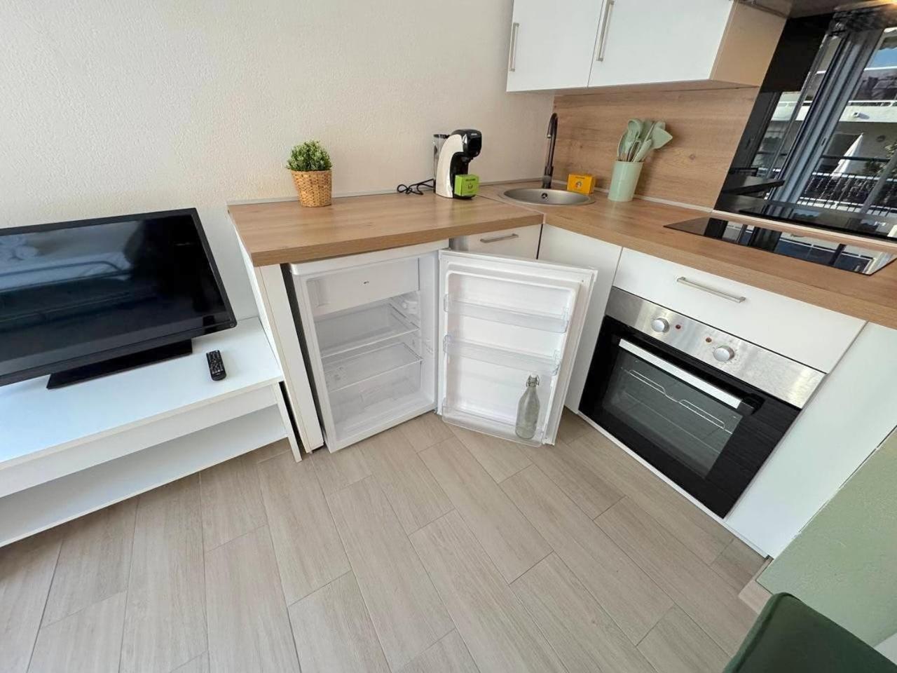 Calme Et Ensoleille Balcon Quartier Port *
