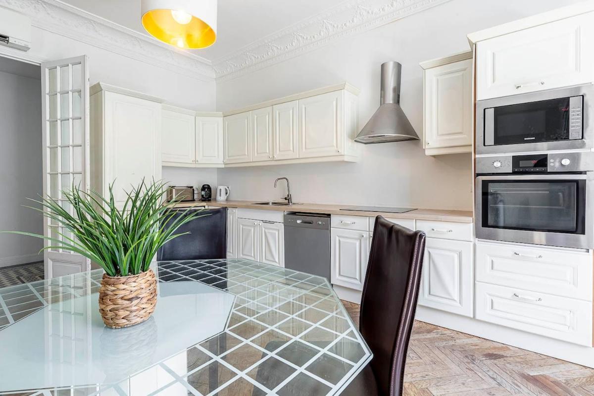Apartment Grand Climatise Centre *