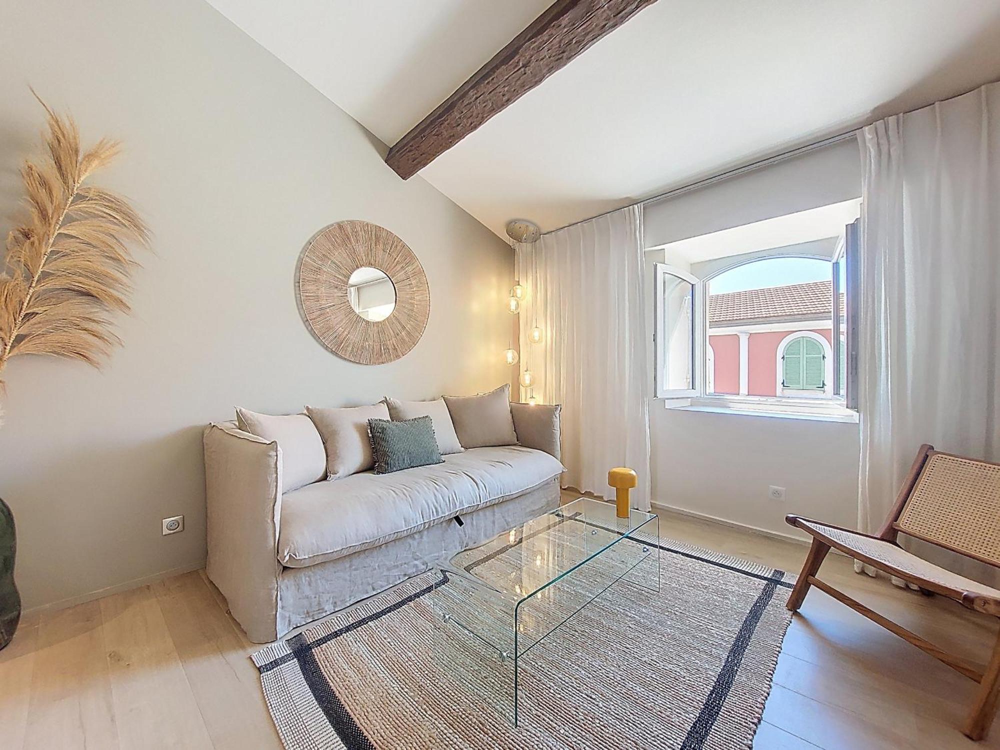 Nestor&jeeves - Beige Riviera - Standing *