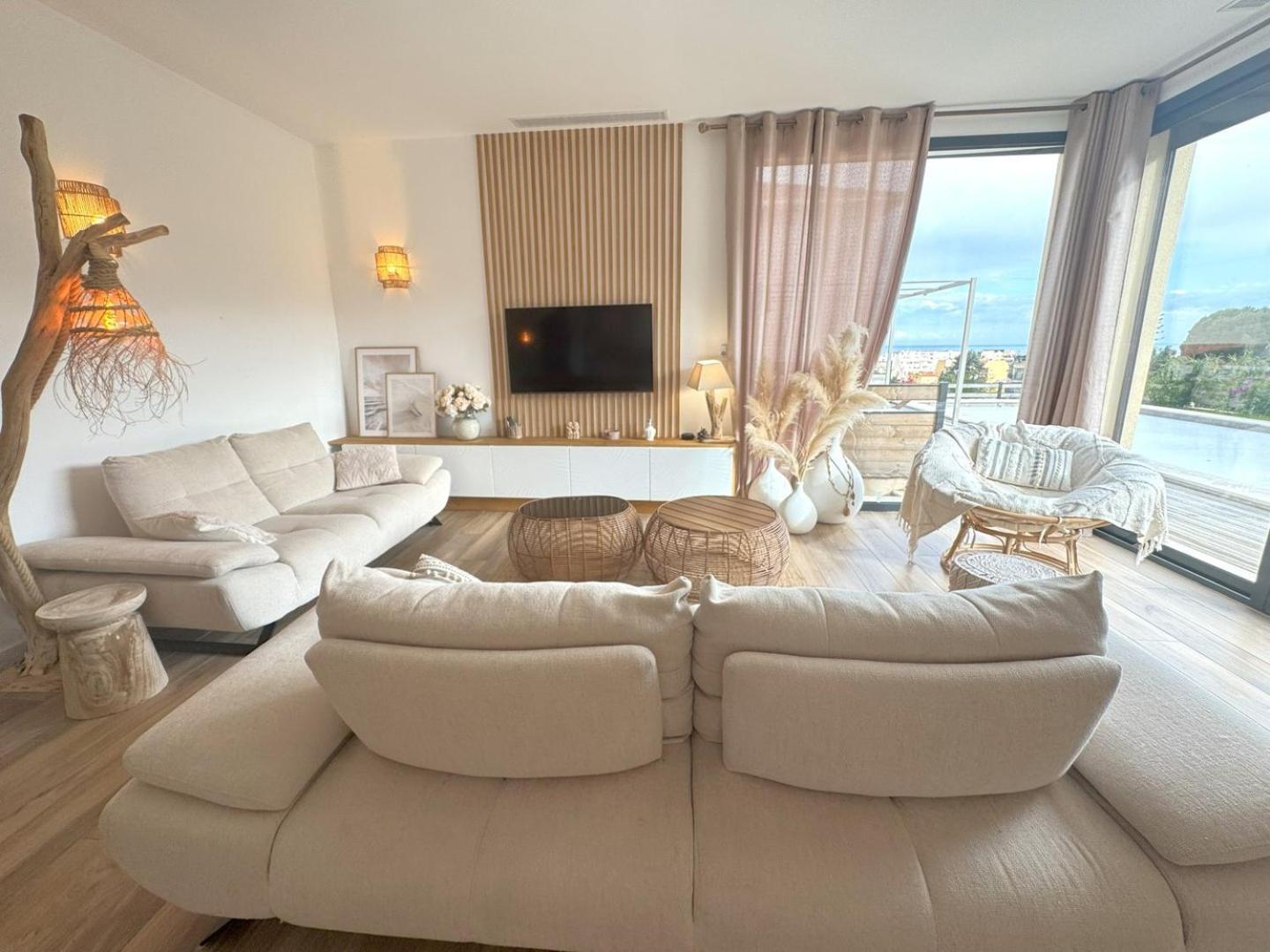 Moderne Pour 8 Personnes - Vue Sur ! Nice