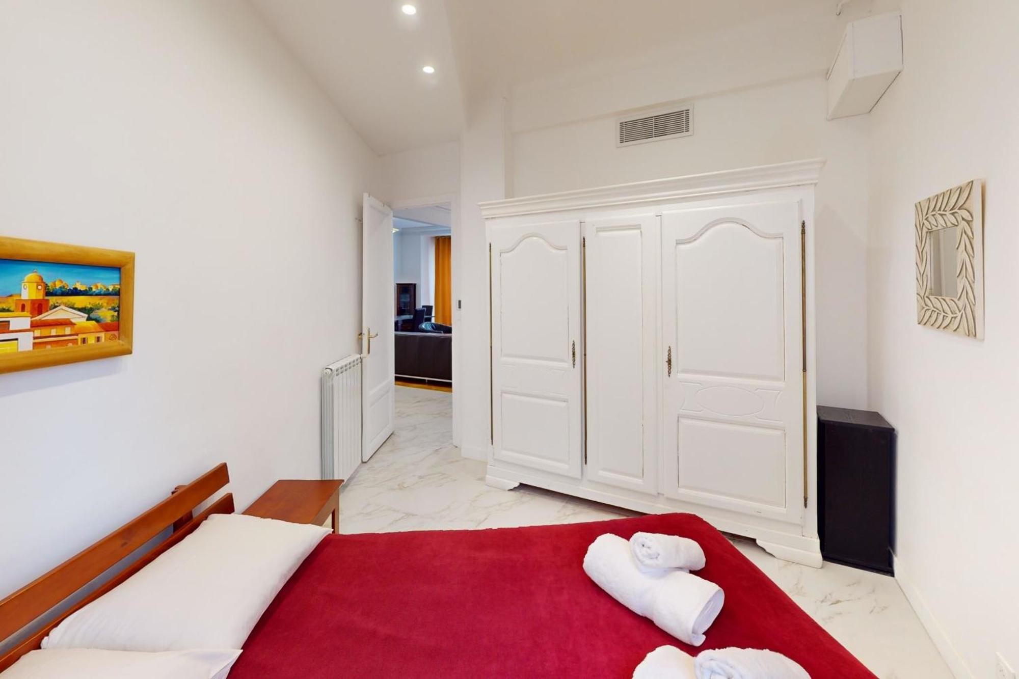 Bright Air-conditioned Flat In The Centre *