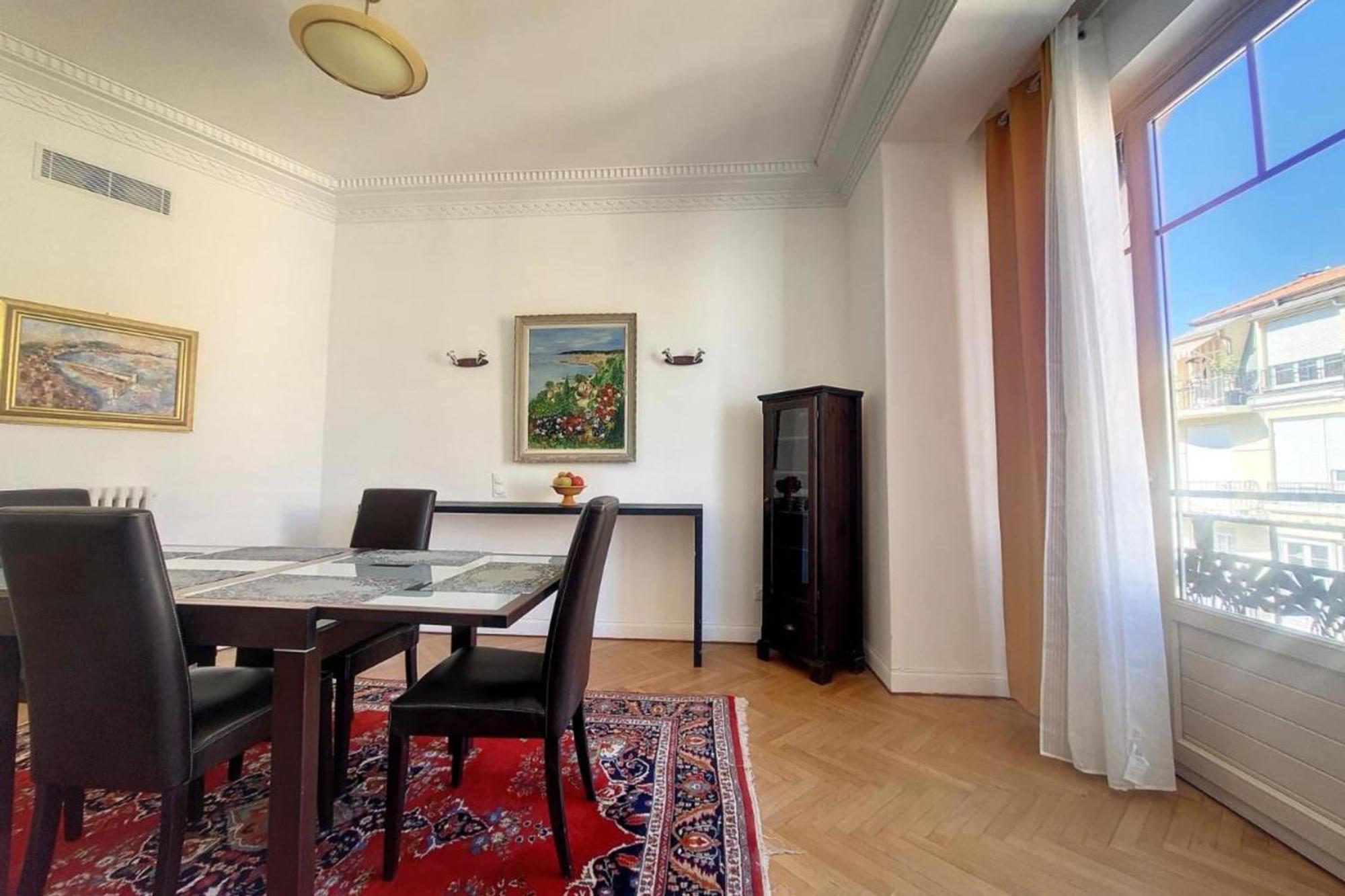 Bright Air-conditioned Flat In The Centre * Nice