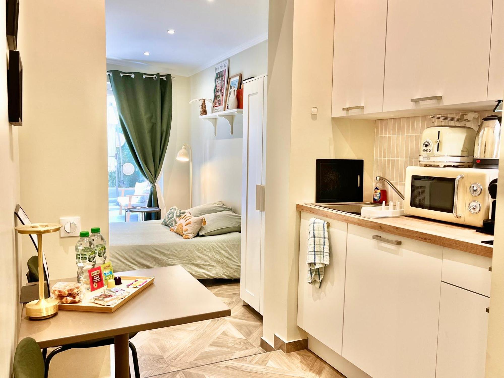 Le Petit - 2 & 2 Terrasse Apartment *