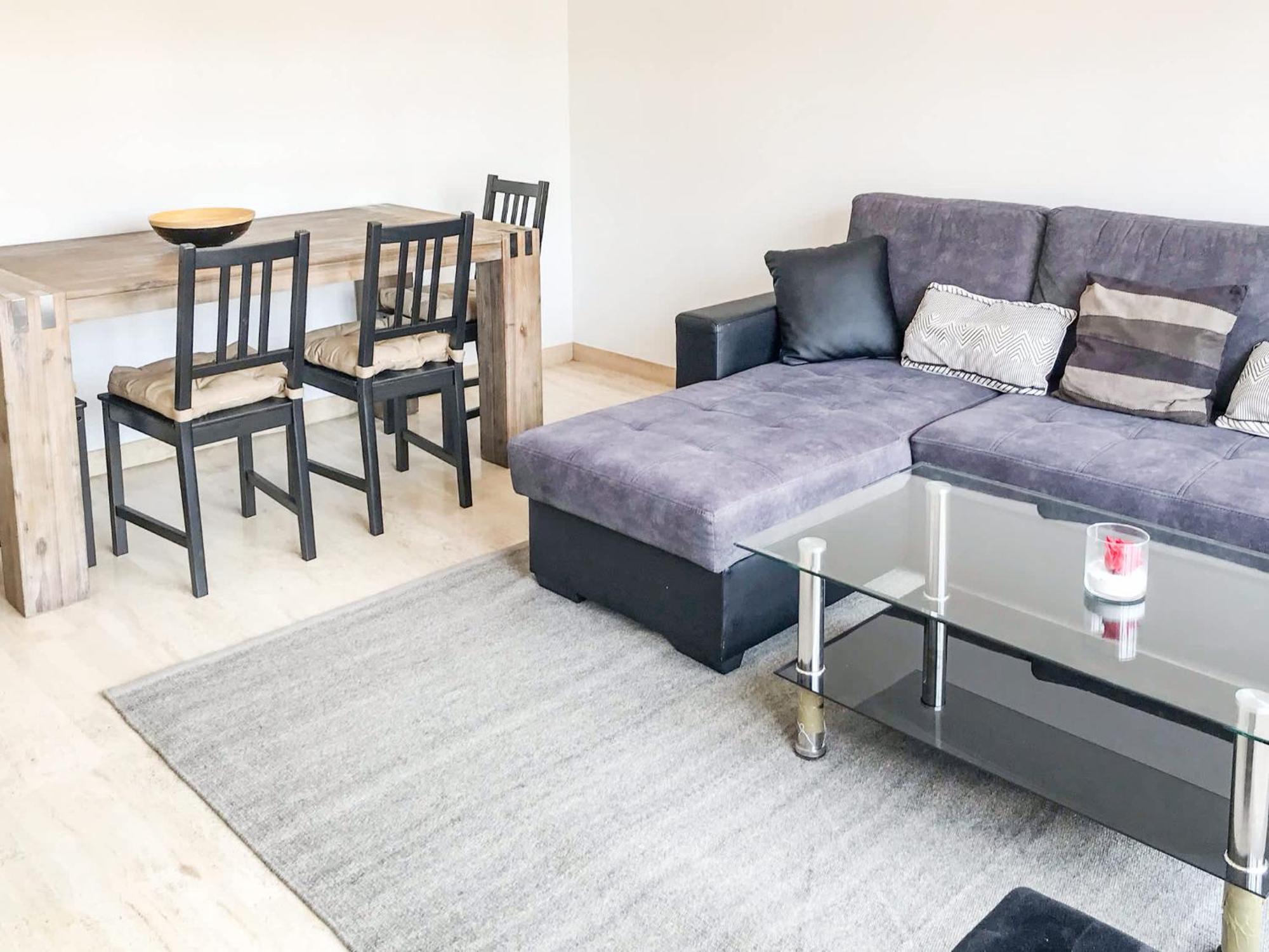 Lympia - One Bedroom Near The Port Apartment