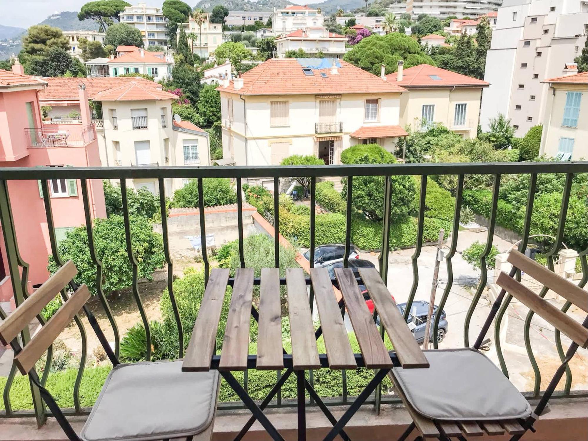 Lympia - One Bedroom Near The Port Apartment
