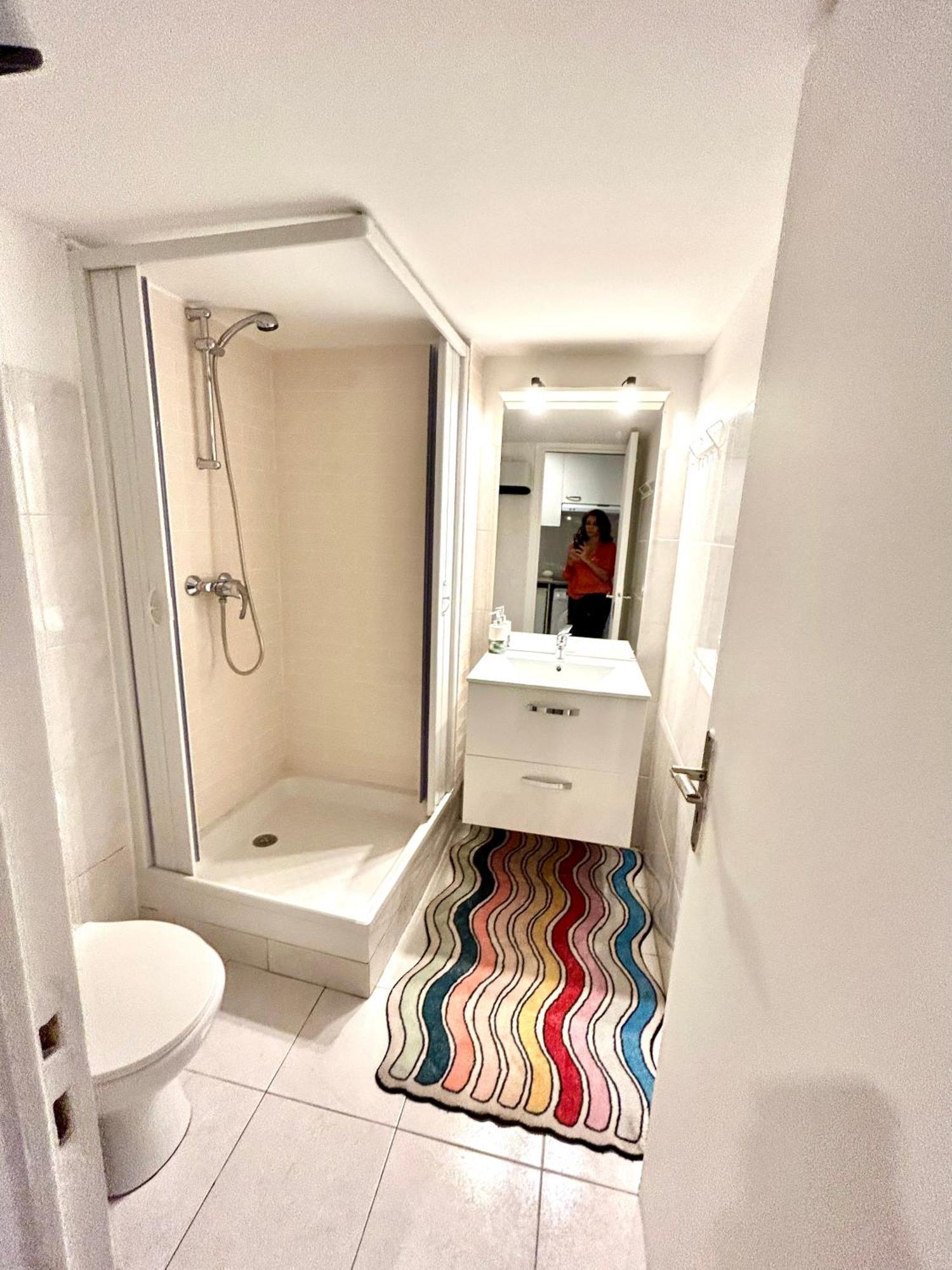 Apartment Close To Main Street And Train Station