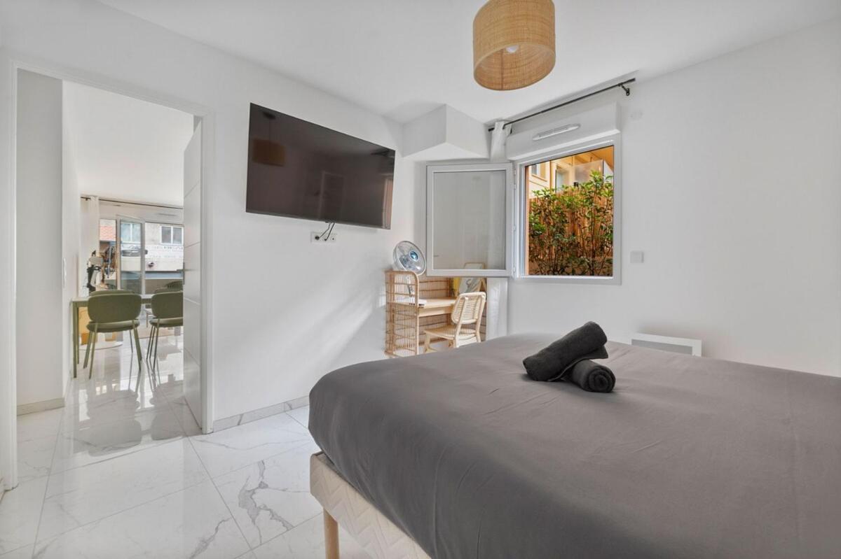 Apartment Avec Balcon-terrasse & Clim Nice