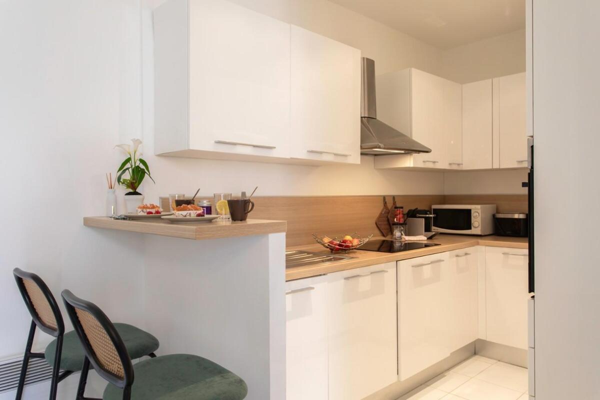 #56 2p Massena Close Promenade,old Town, Ac *