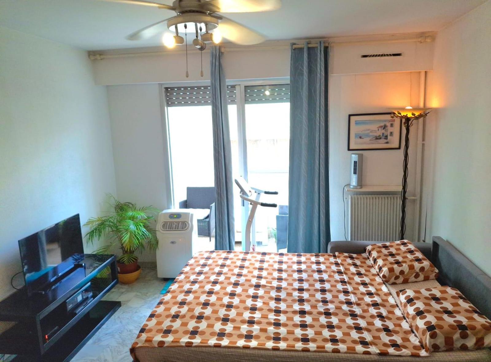 Apartment T1 Bord De West *