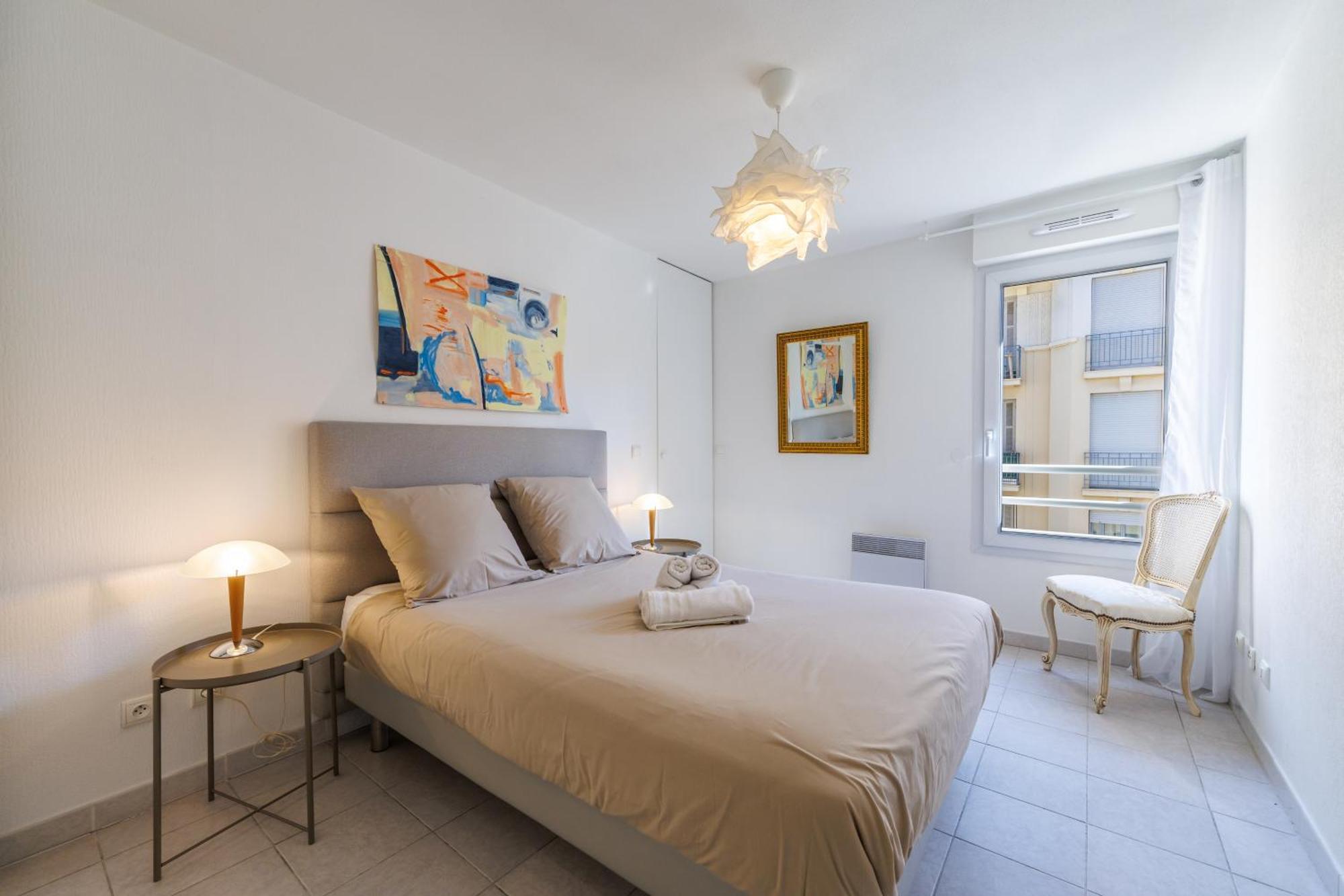 Feel - Cais De Pierlas Nice