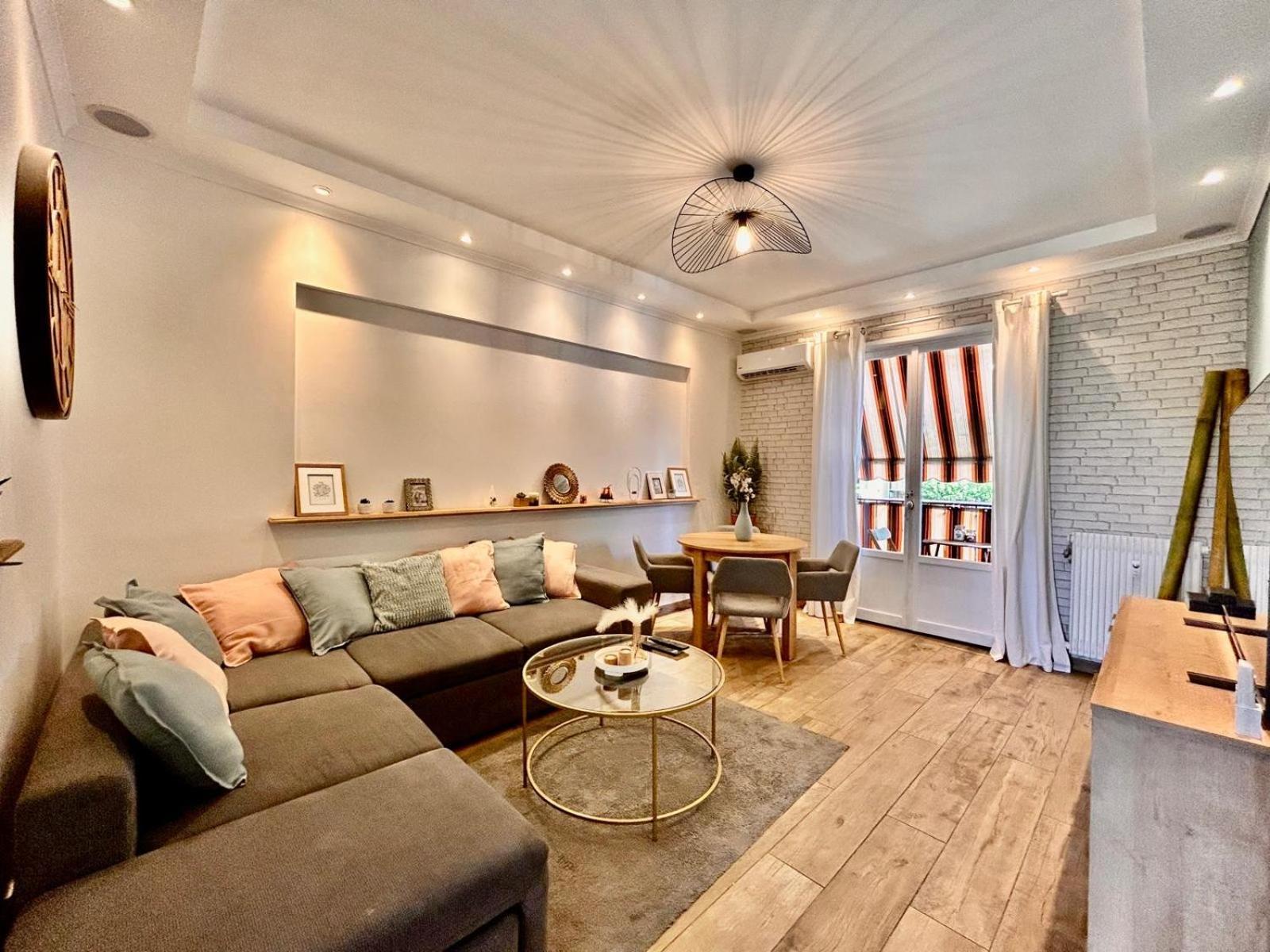 Near Port & - Private Parking & Breakfast - Full * Nice