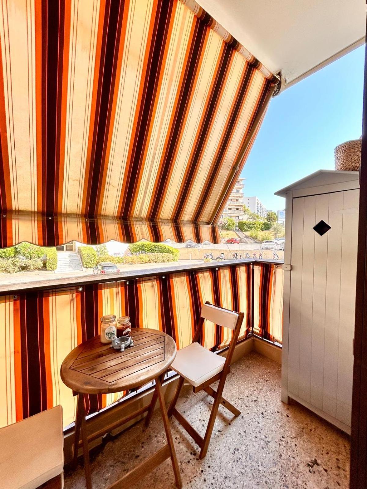 Near Port & - Private Parking & Breakfast - Full