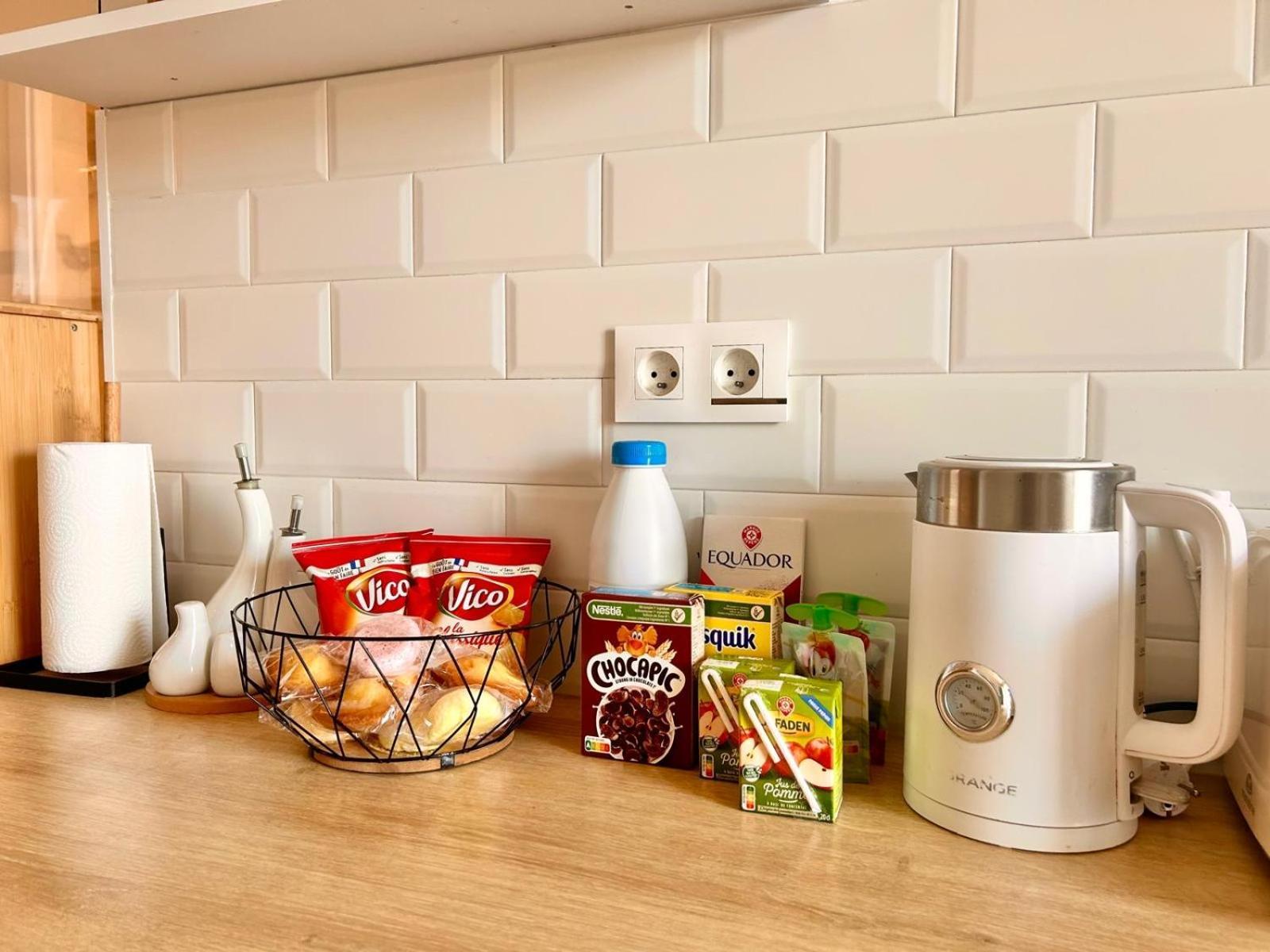 Apartment Near Port & - Private Parking & Breakfast - Full