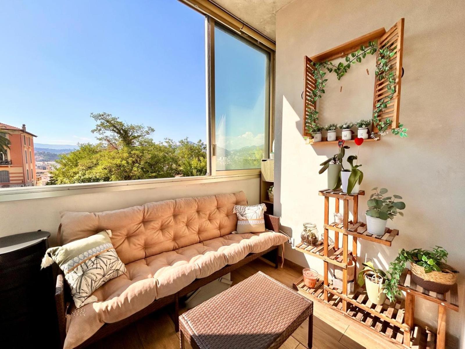 Near Port & - Private Parking & Breakfast - Full * Nice