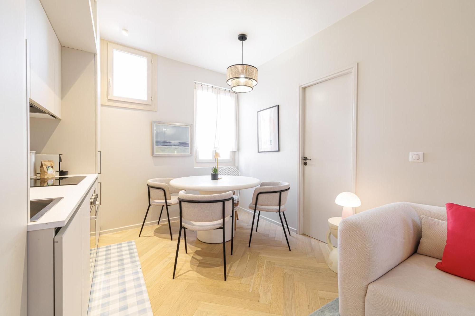 Wide Open Sky Terrace 1 Bdr Apartment Nice