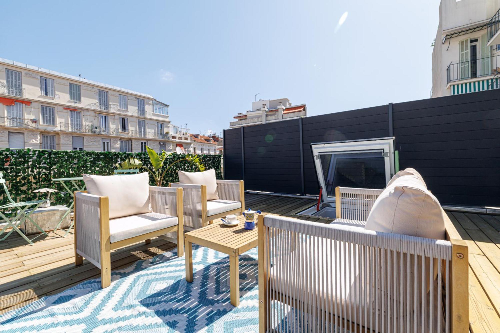 Wide Open Sky Terrace 1 Bdr