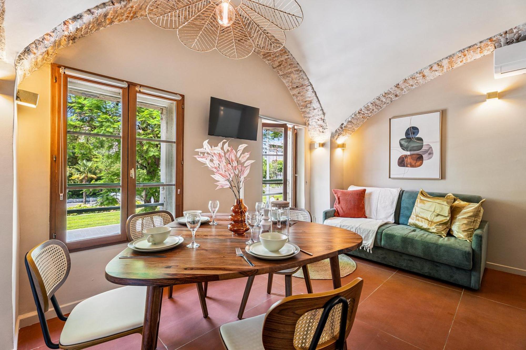 Apartment Renting - Crotti - Authentic Immersion Sea & Massena Nice