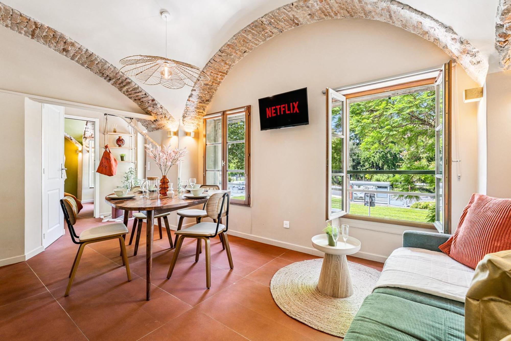 Renting - Crotti - Authentic Immersion Sea & Massena *