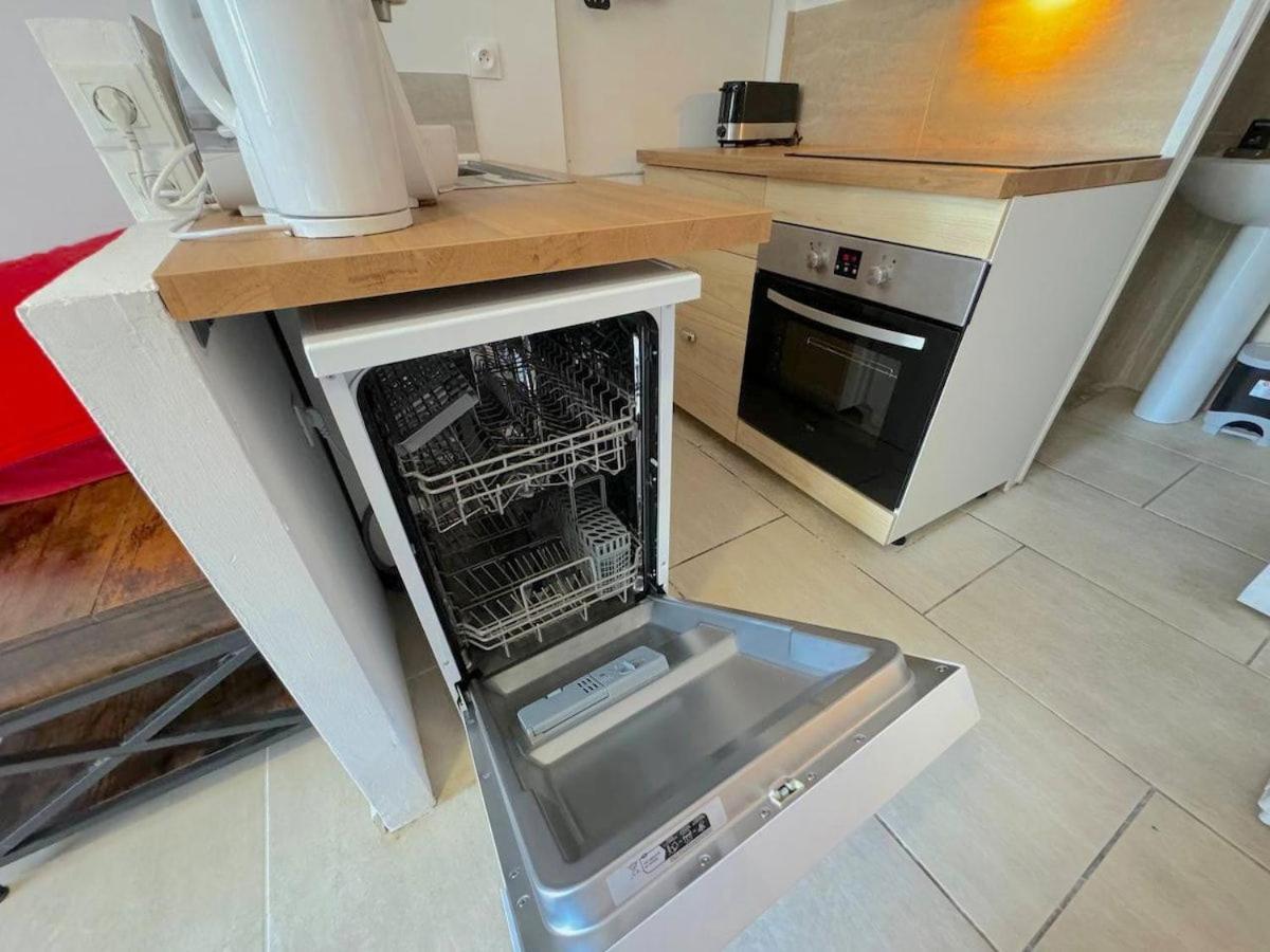 Apartment A 3 Min De La Avec Terrasse, Clim *