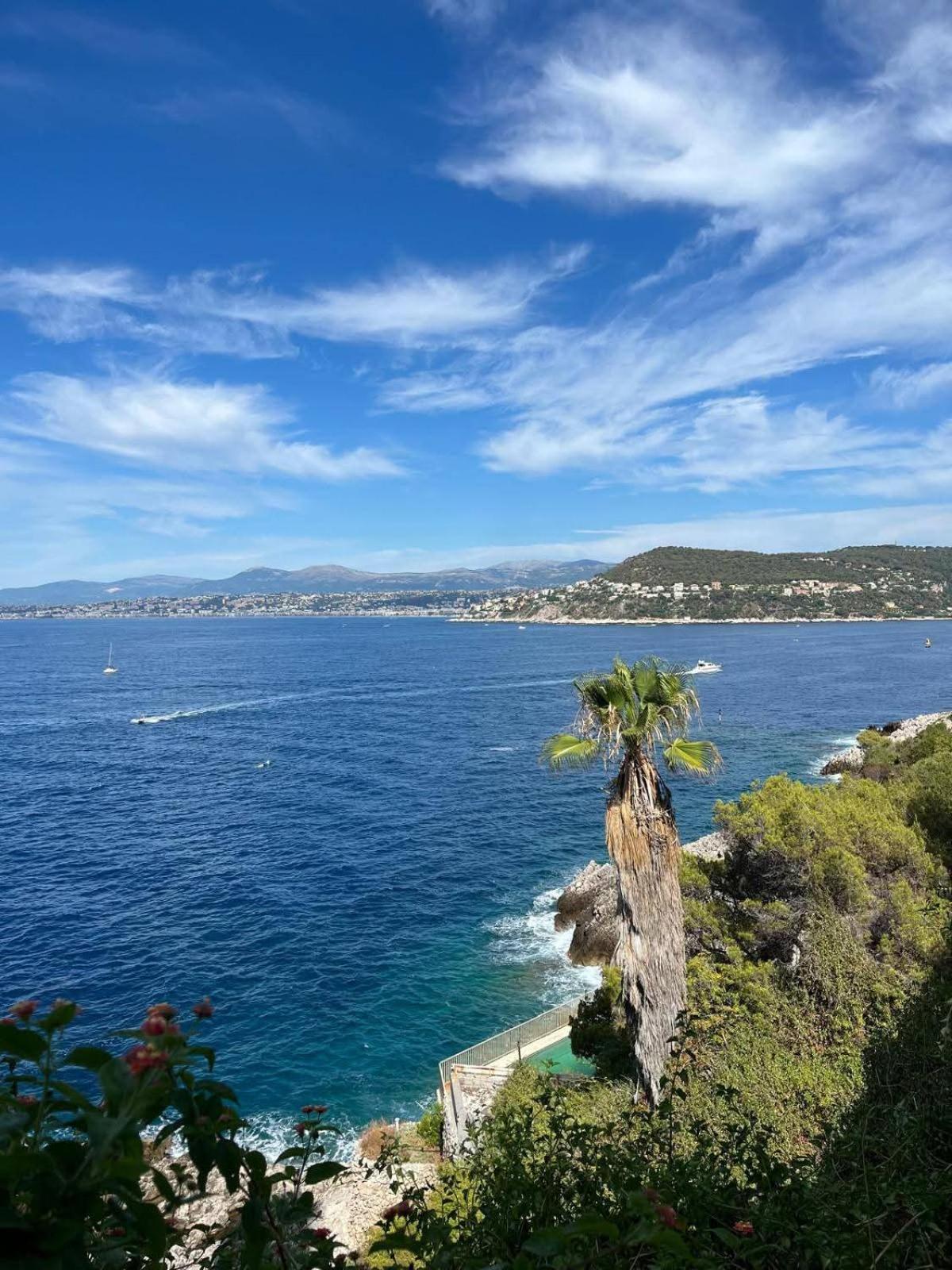 Place Close To The Ac Air , Wi Fi, Parking Apartment Nice