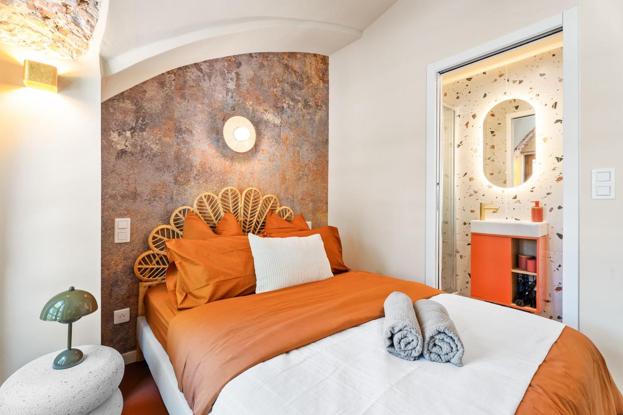 Apartment Renting - Crottib - Rare Pearl Typical Chic Massena & Sea