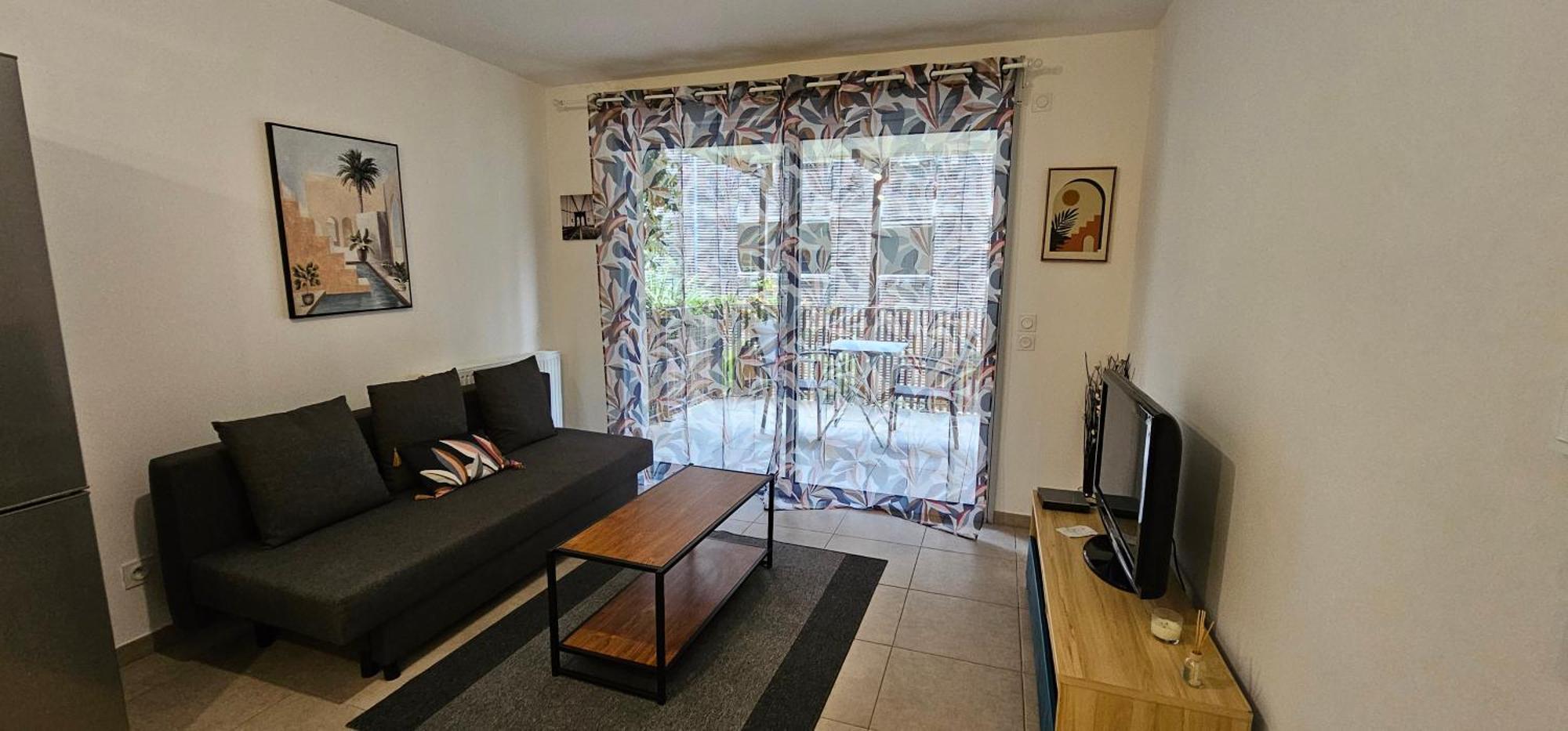 Cosy Dans Un Ecrin De Verdure -nice Apartment