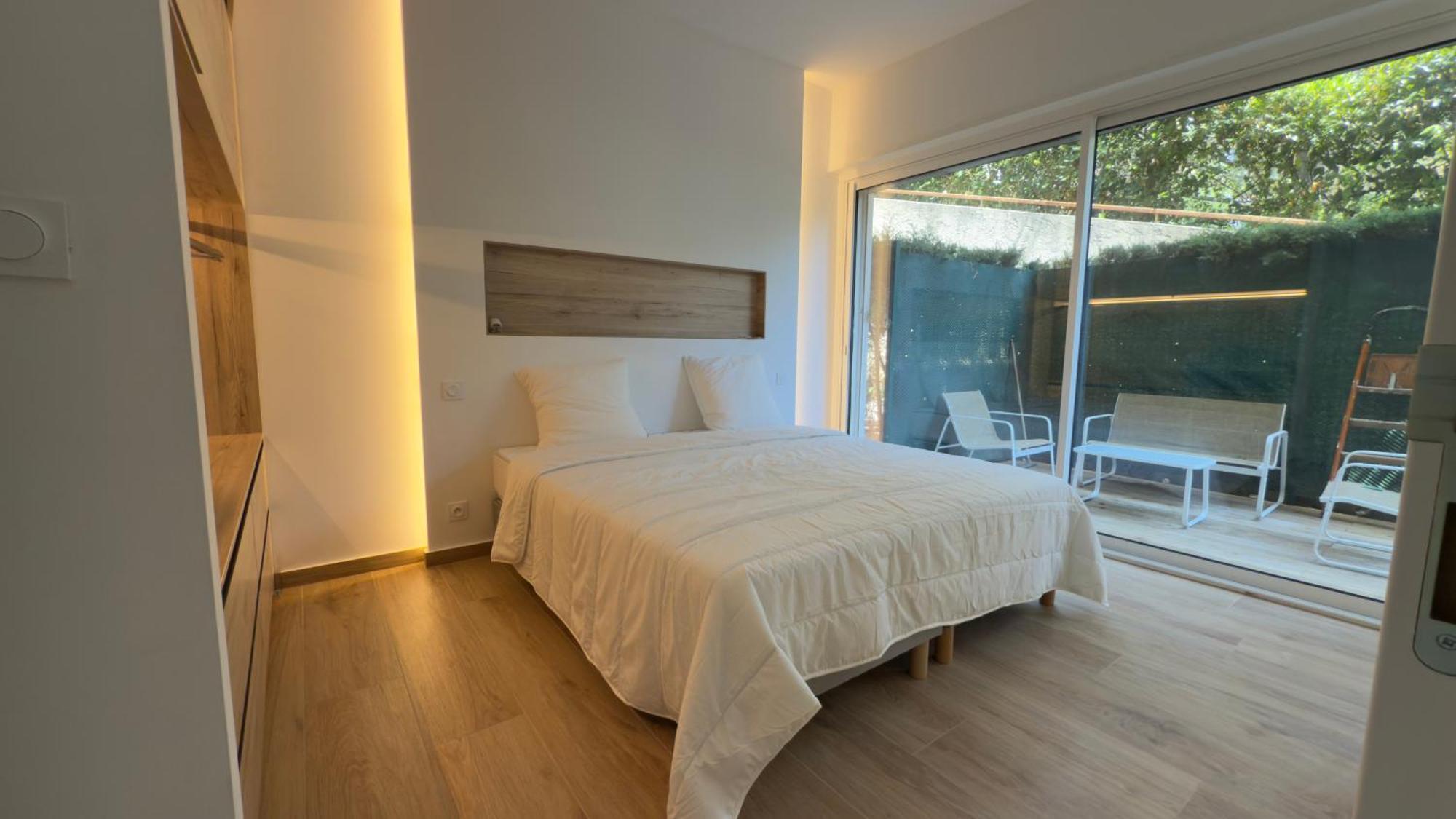 La Parenthese Apartment *