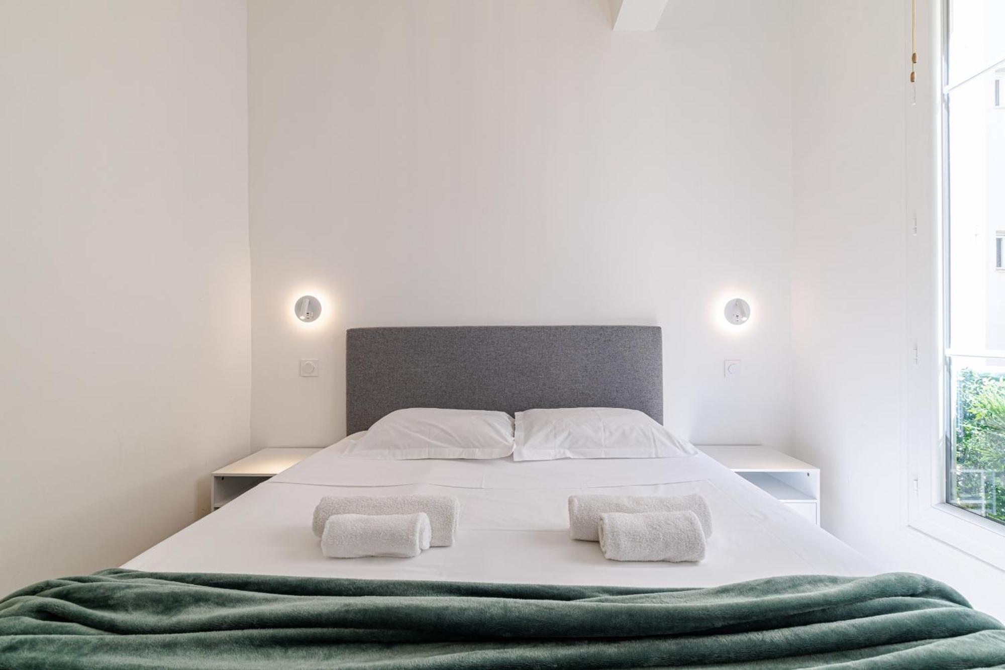 B G Cocon Meyerbeer - Grimaldi Promenade Des Angla * Nice