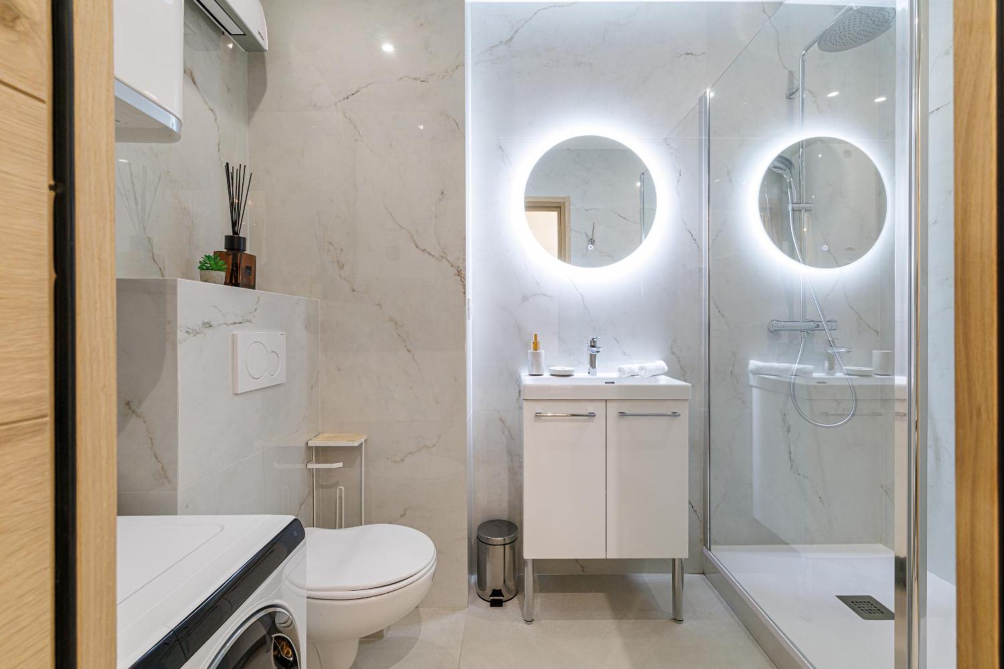 B G Cocon Meyerbeer - Grimaldi Promenade Des Angla