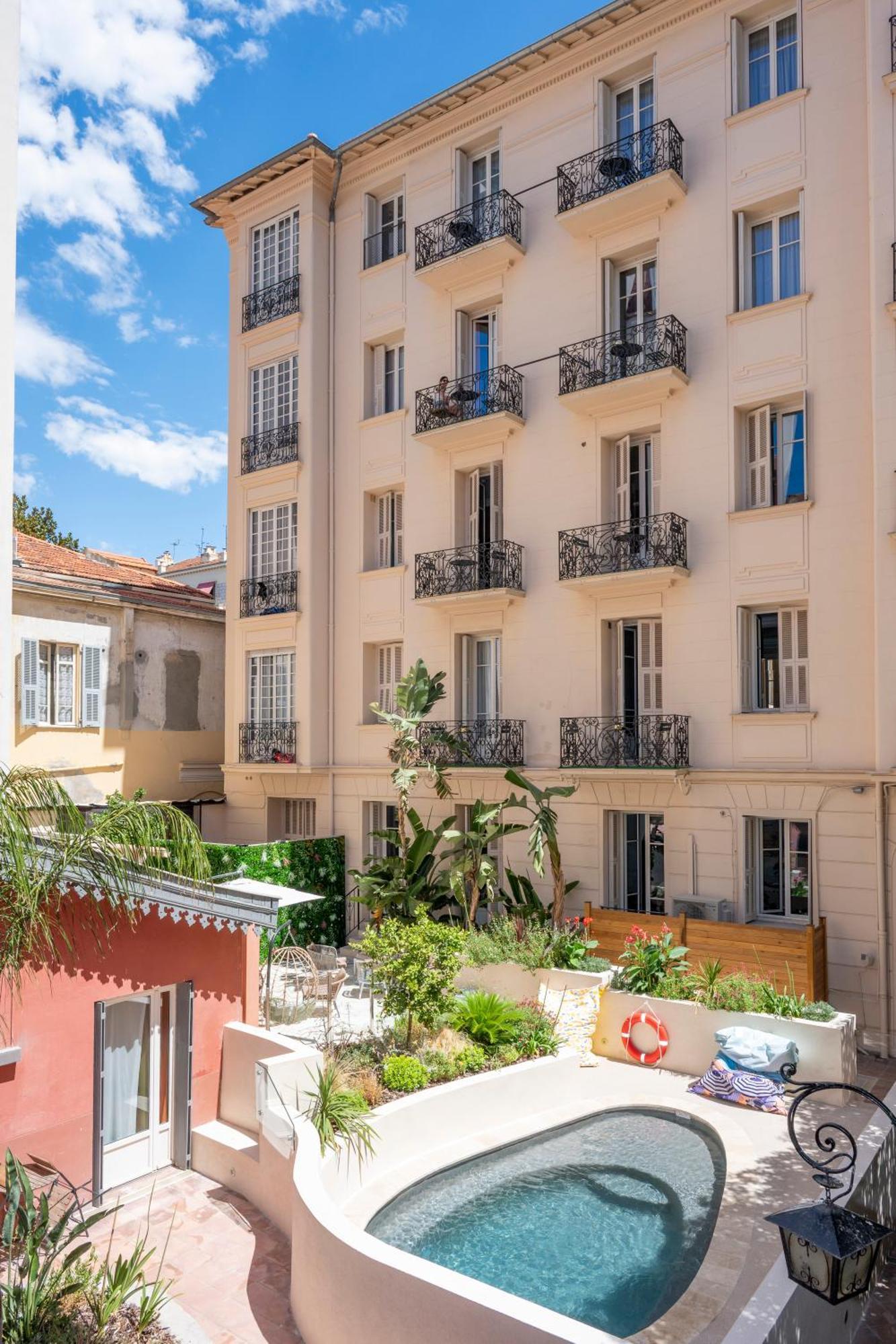 Excelsior Centre By Happyculture Hotel 4*