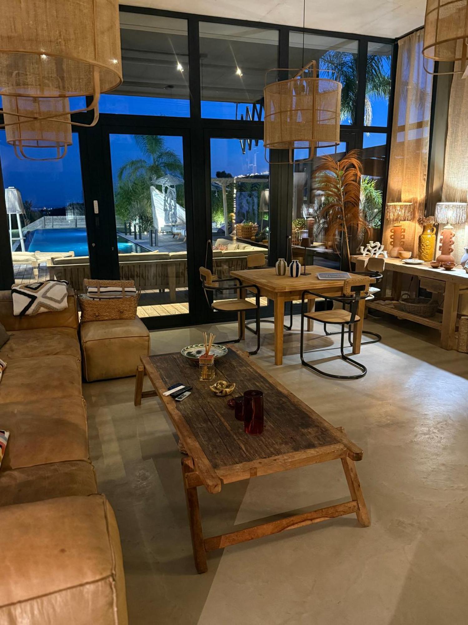 De Luxe Piscine Vue *