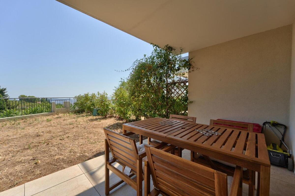 Apartment Lovely 1br With Garden, Private Parking & Sea View