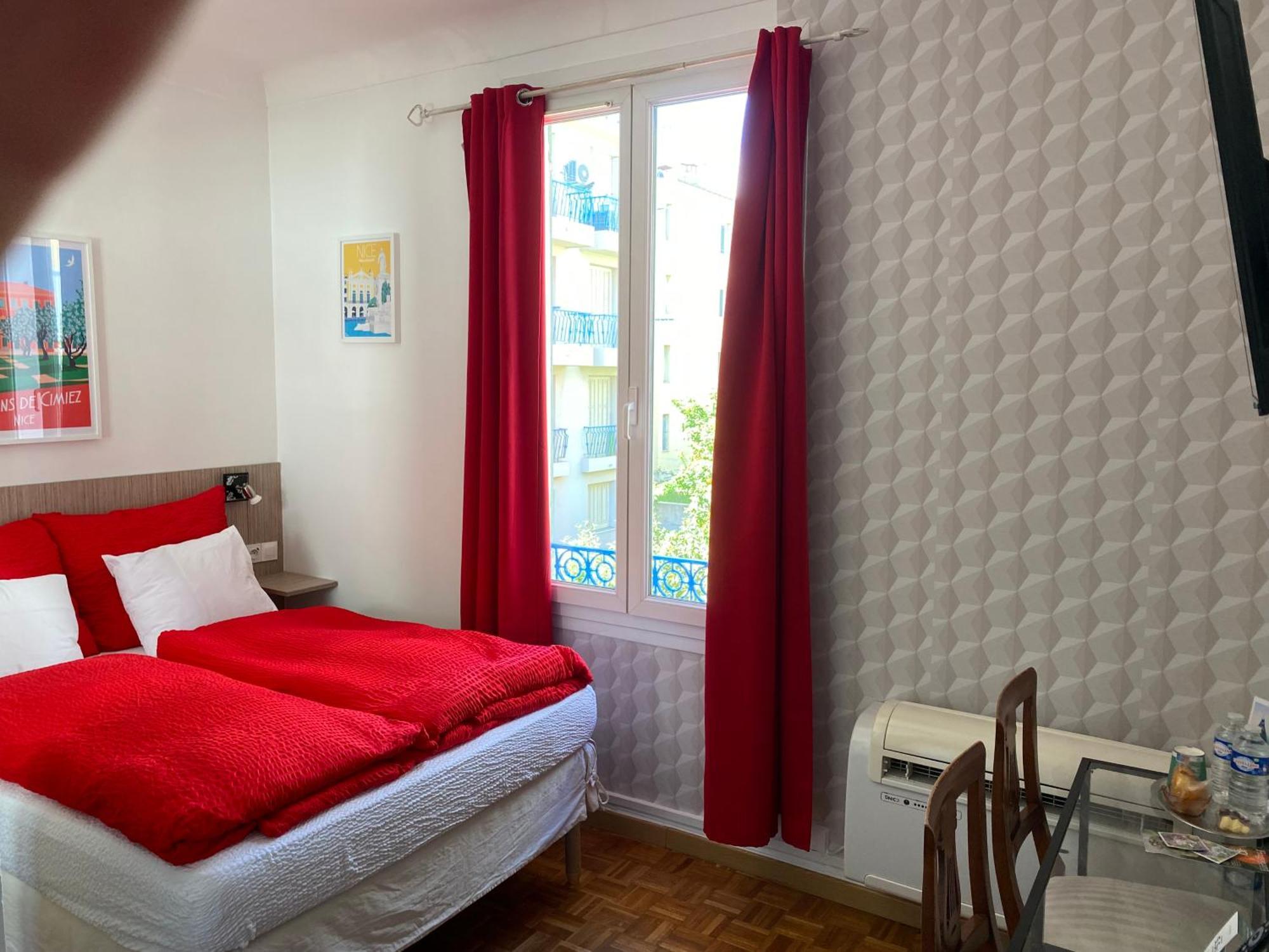 Hotel Logis Victorine Nice