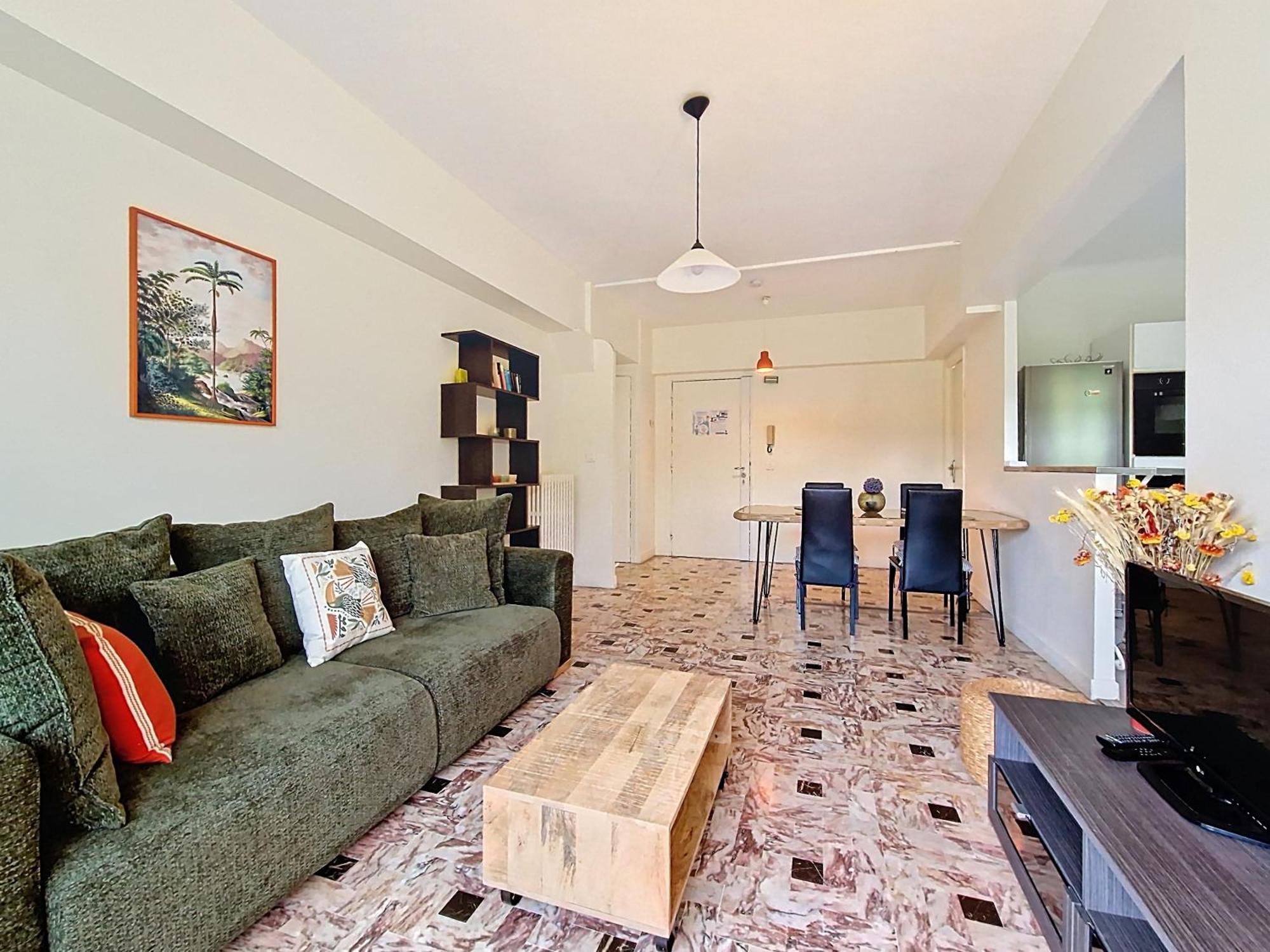 Nestor&jeeves - Solar - By Sea - Balcony Apartment *