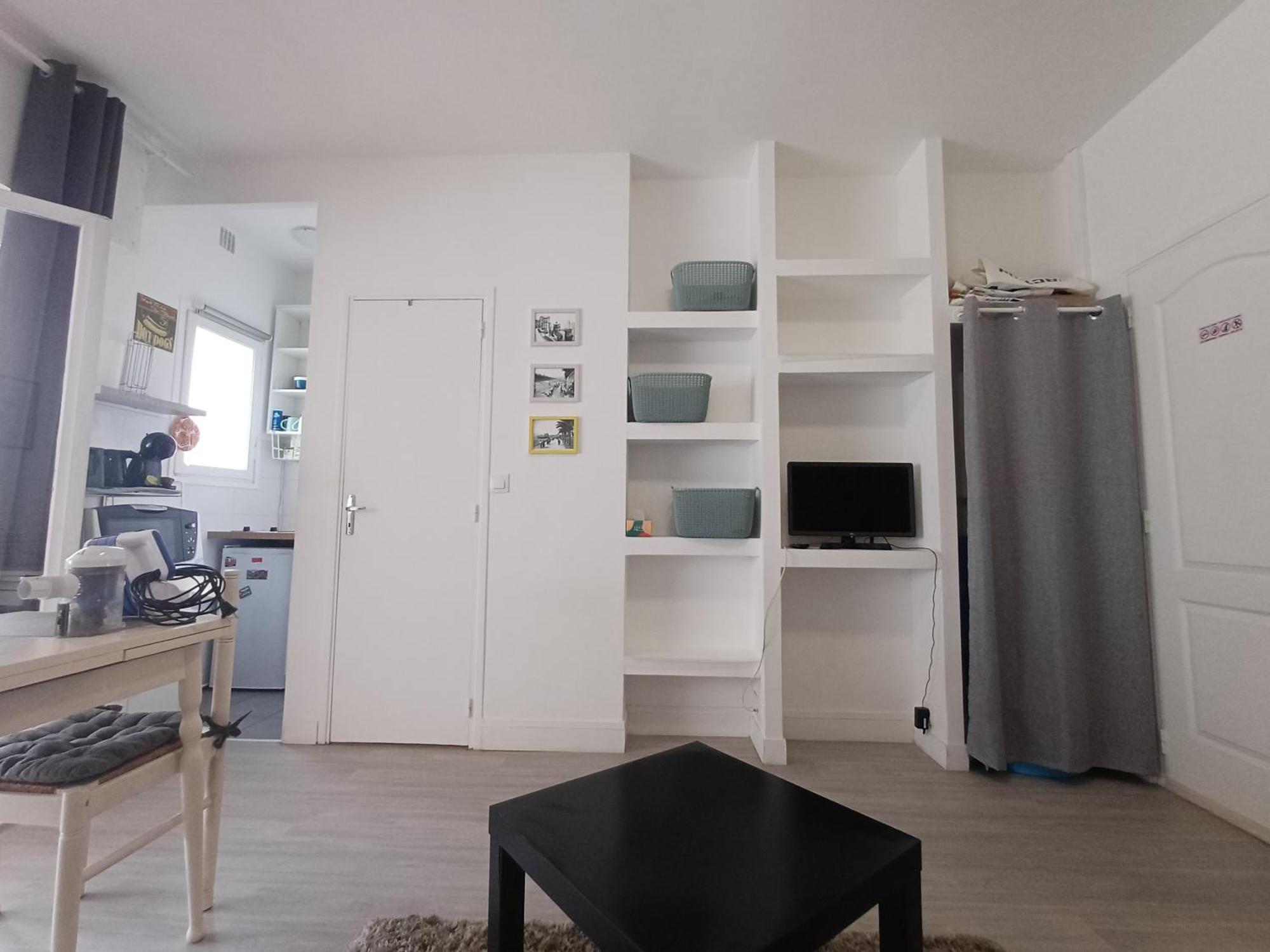- Magnan Apartment