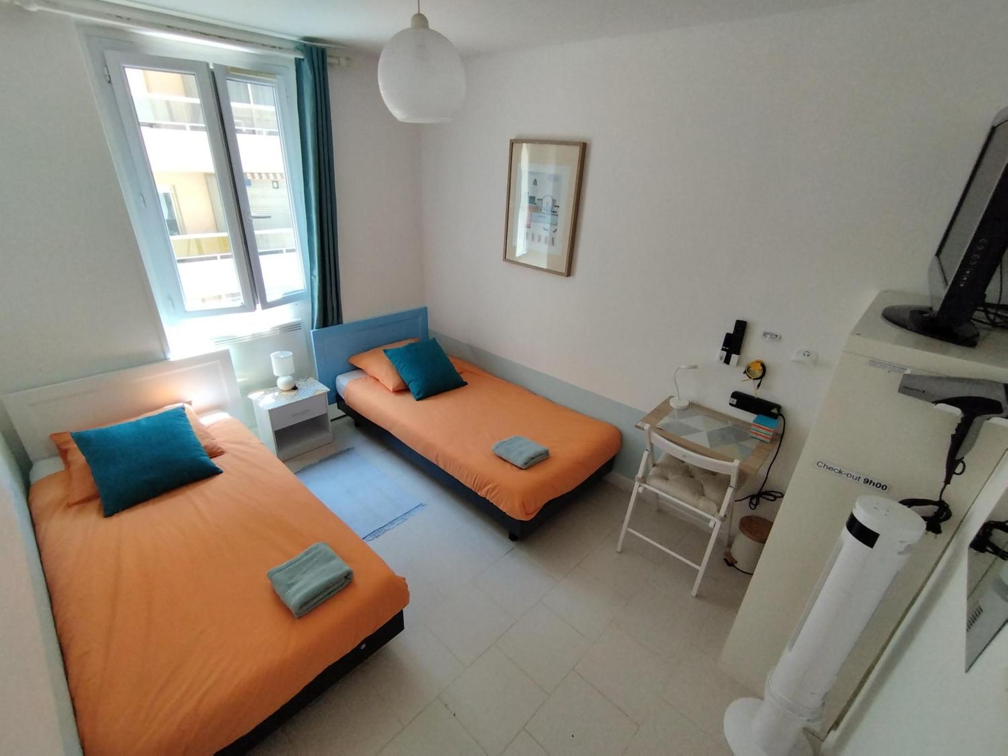 Private In Shared In The Center Of Homestay Nice