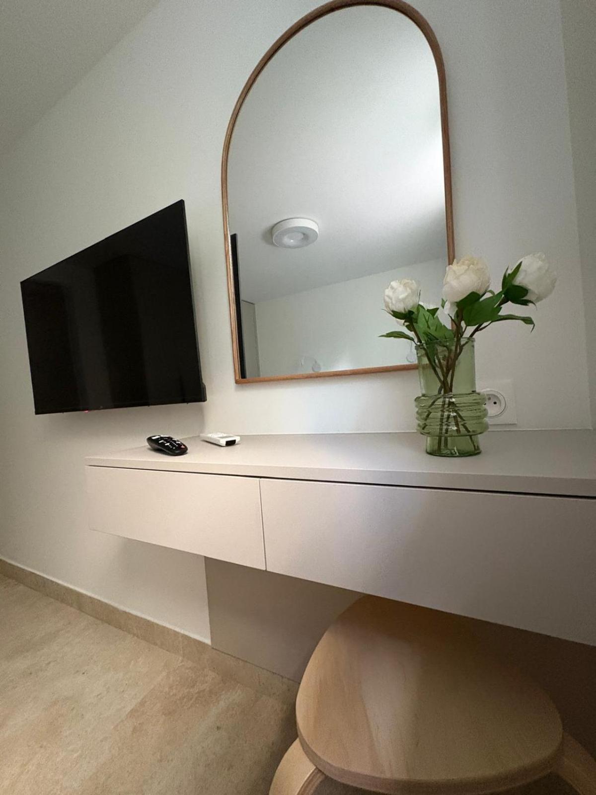 Neuf 3p- Proche & Aeroport Apartment Nice