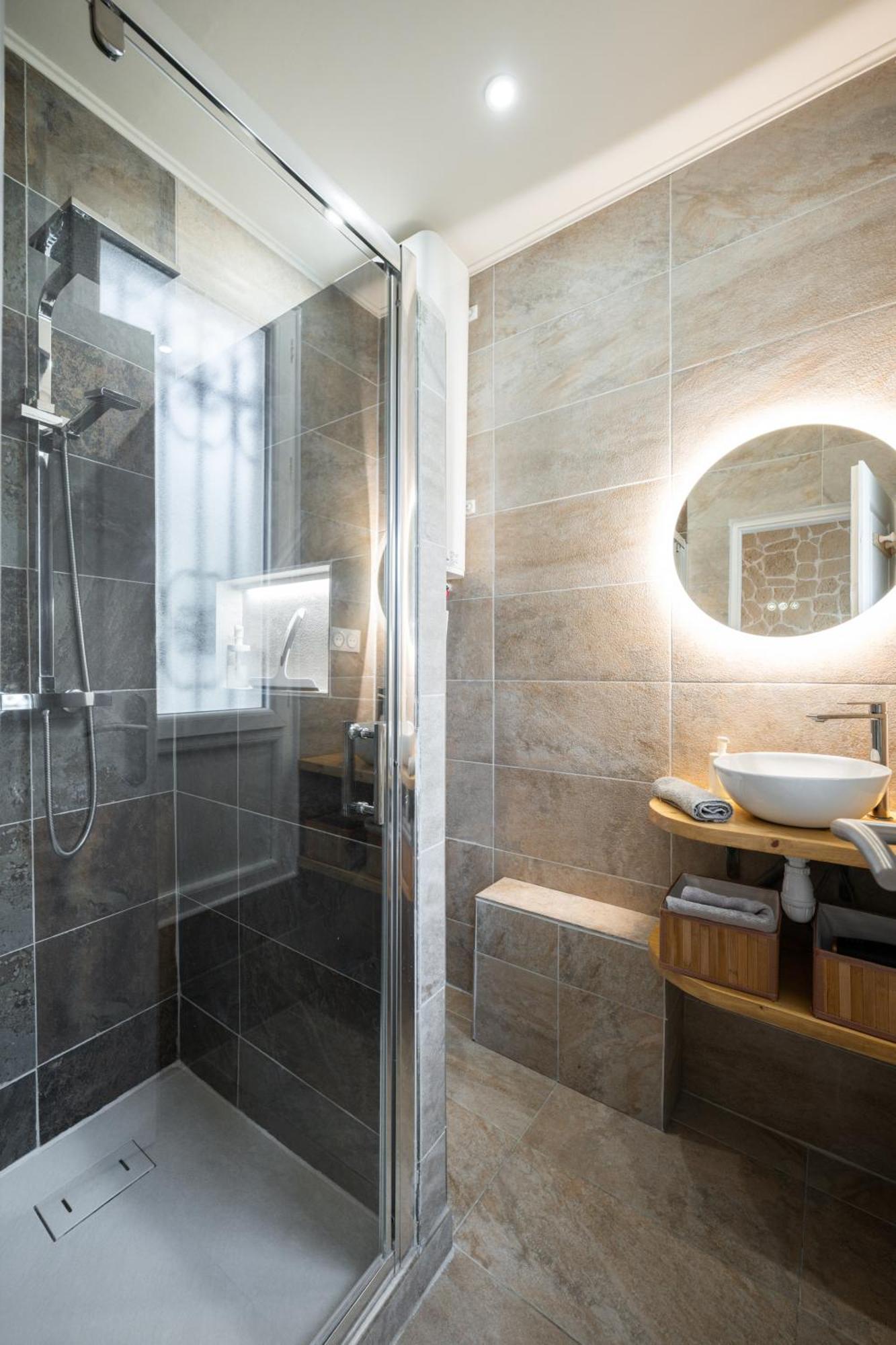 Apartment De Charme A - Ideal Teletravail - Balcon - A 300m Nice