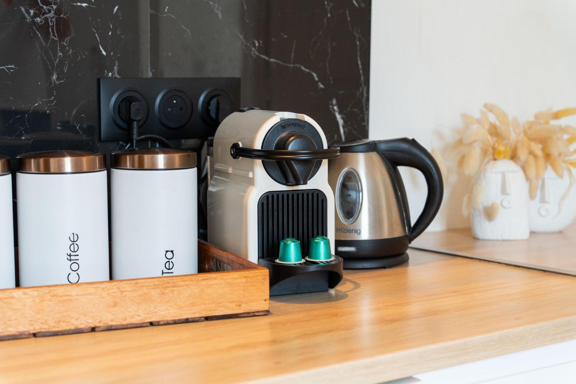 2 Steps From Sea - Air Conditioning - 2 Bedrooms - Kitchen - Wifi - Tramway *