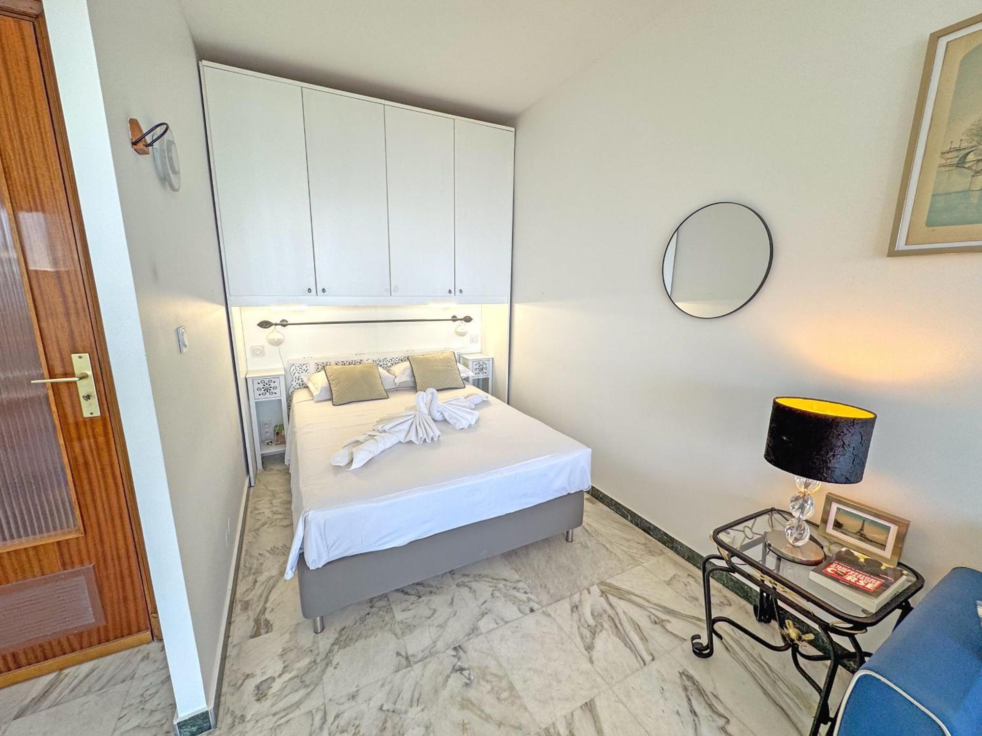 Riviera Escape Promenade *