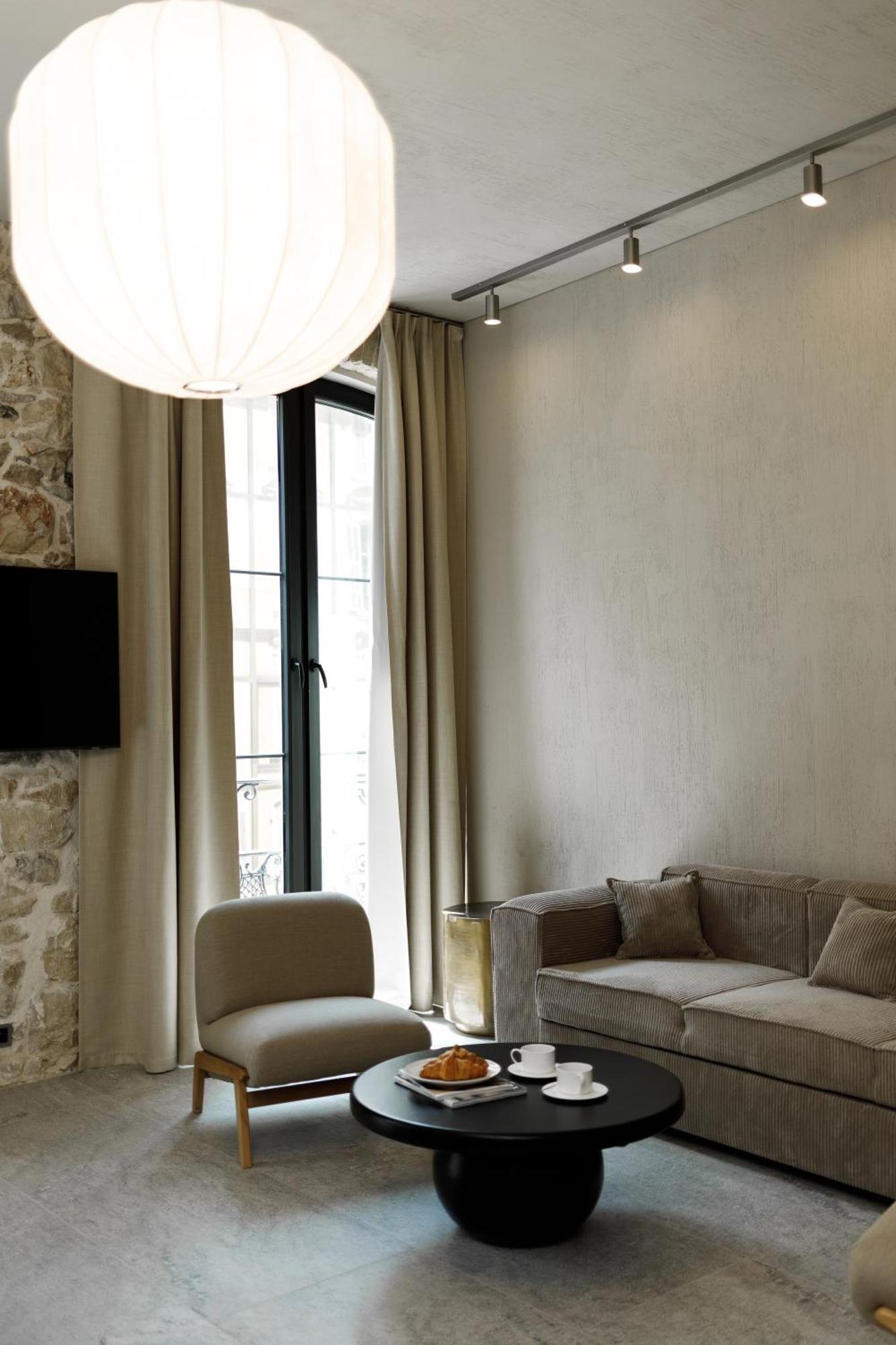 Notre Dame - Self Check-in