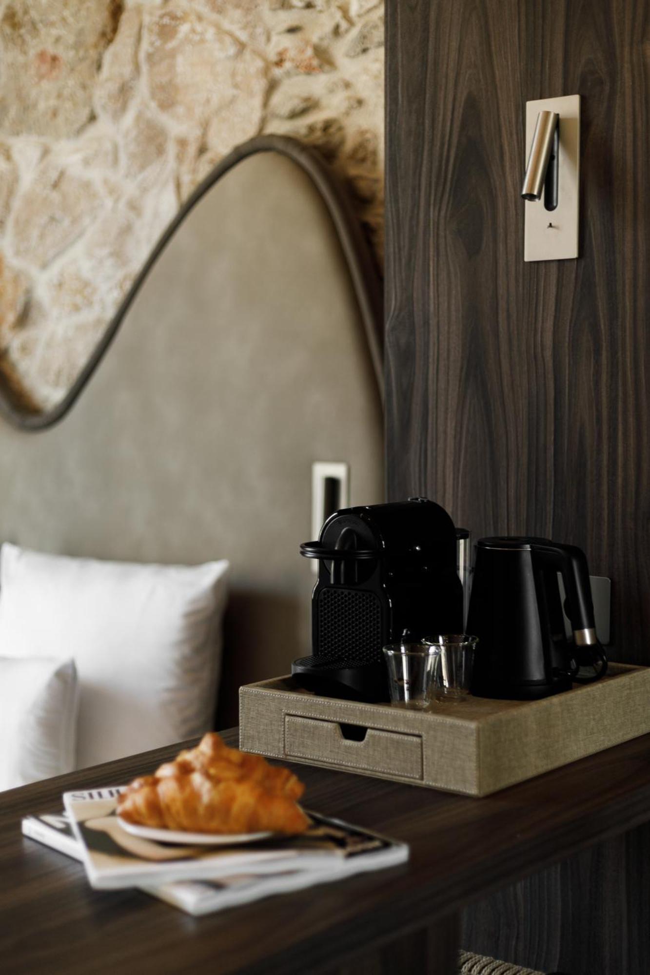 Hotel Notre Dame - Self Check-in