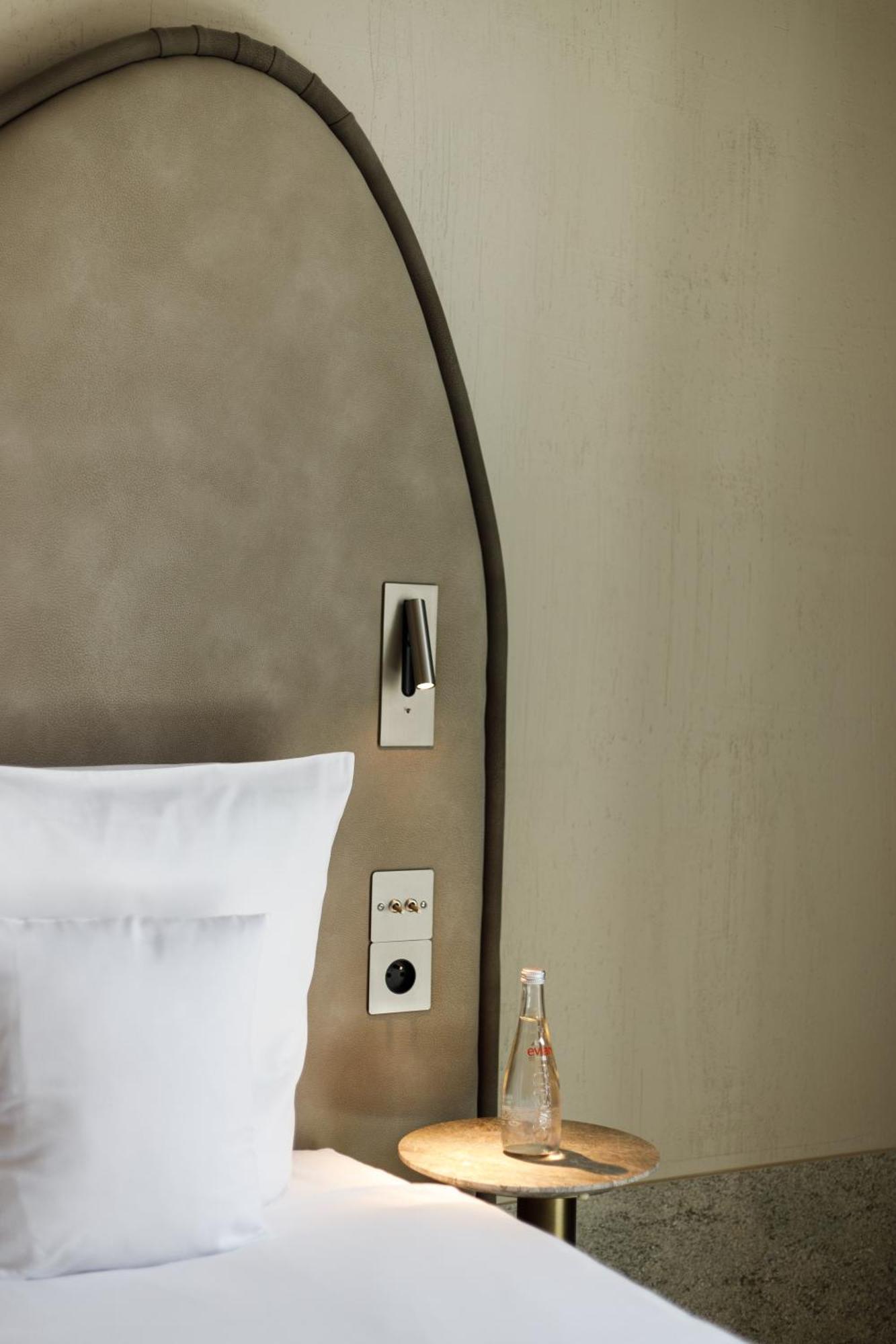 Notre Dame - Self Check-in Nice