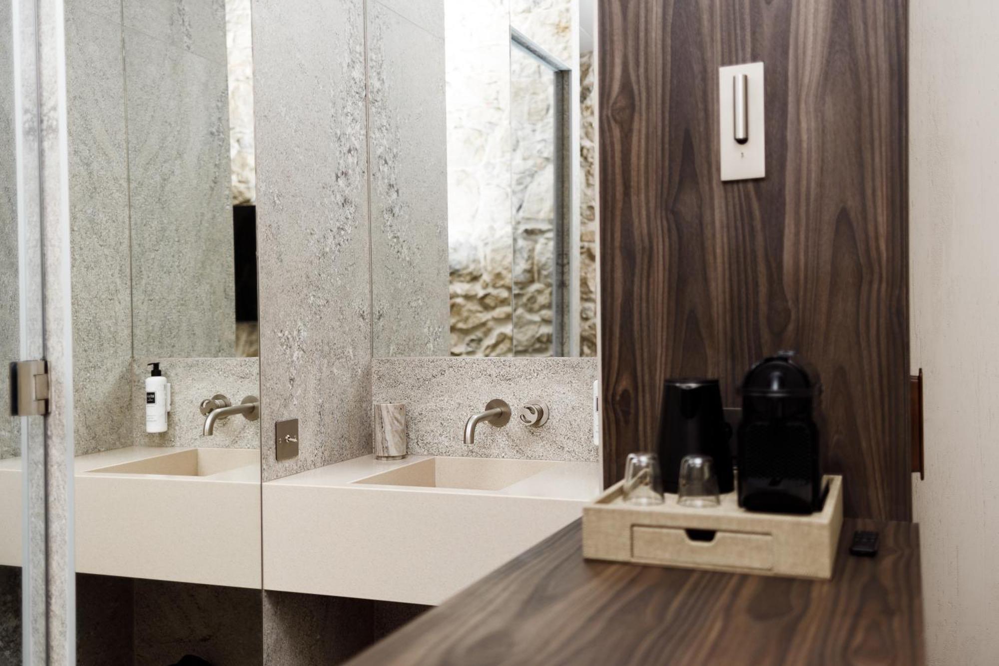 Notre Dame City Residence - Self Check-In Hotel