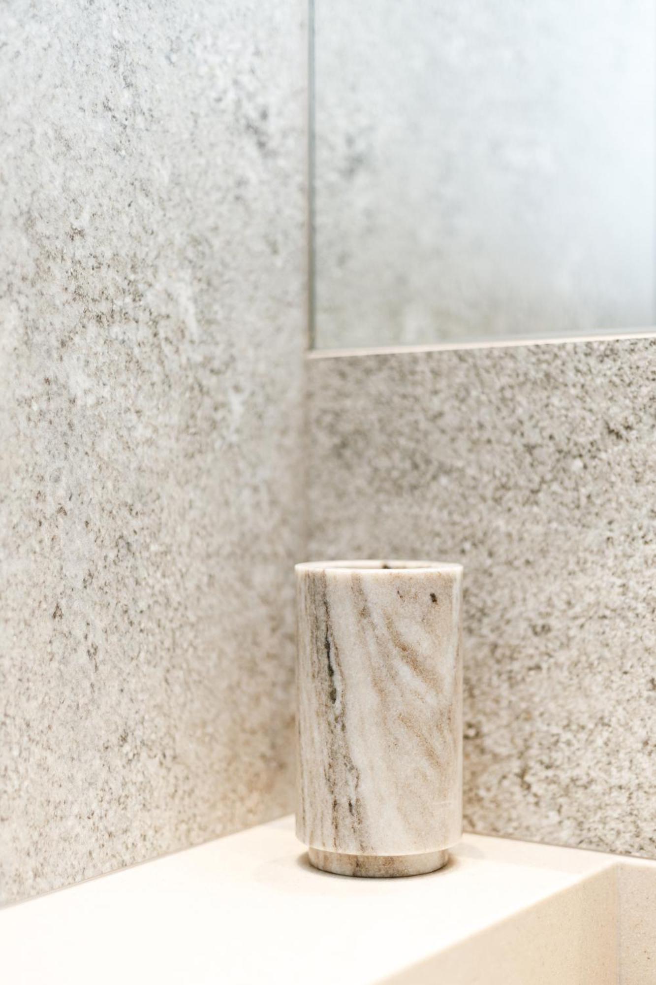 Notre Dame - Self Check-in 3*