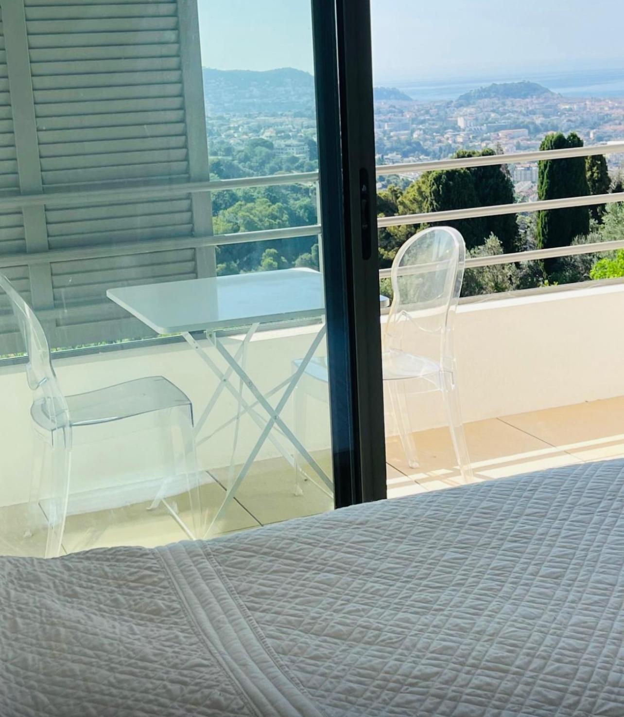 Contemporary With Sea View, Infinity Swimming Pool, Gym , Cinema Room,lift Villa