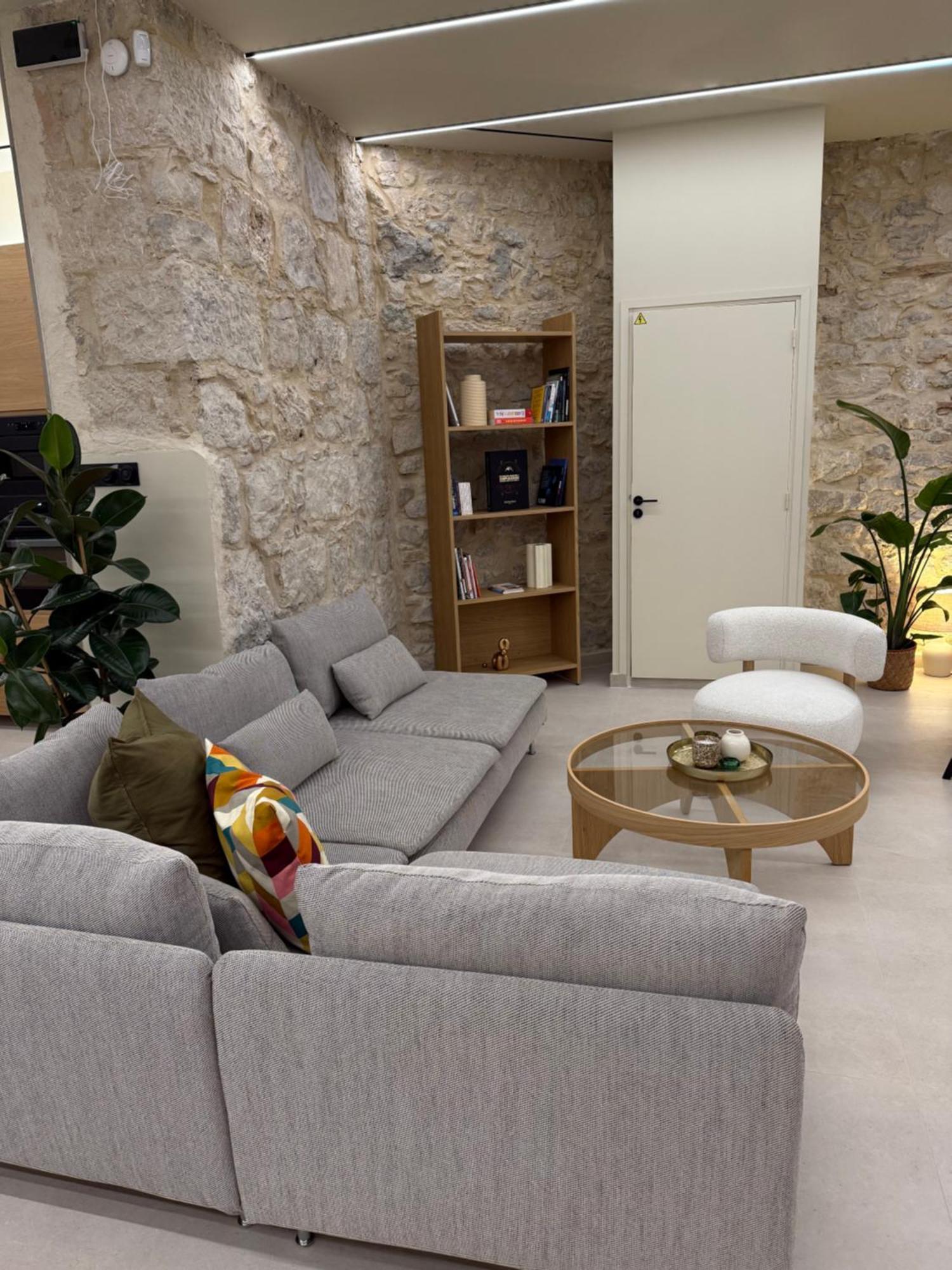 Apartment Group Hub Center 20 Beds Private *