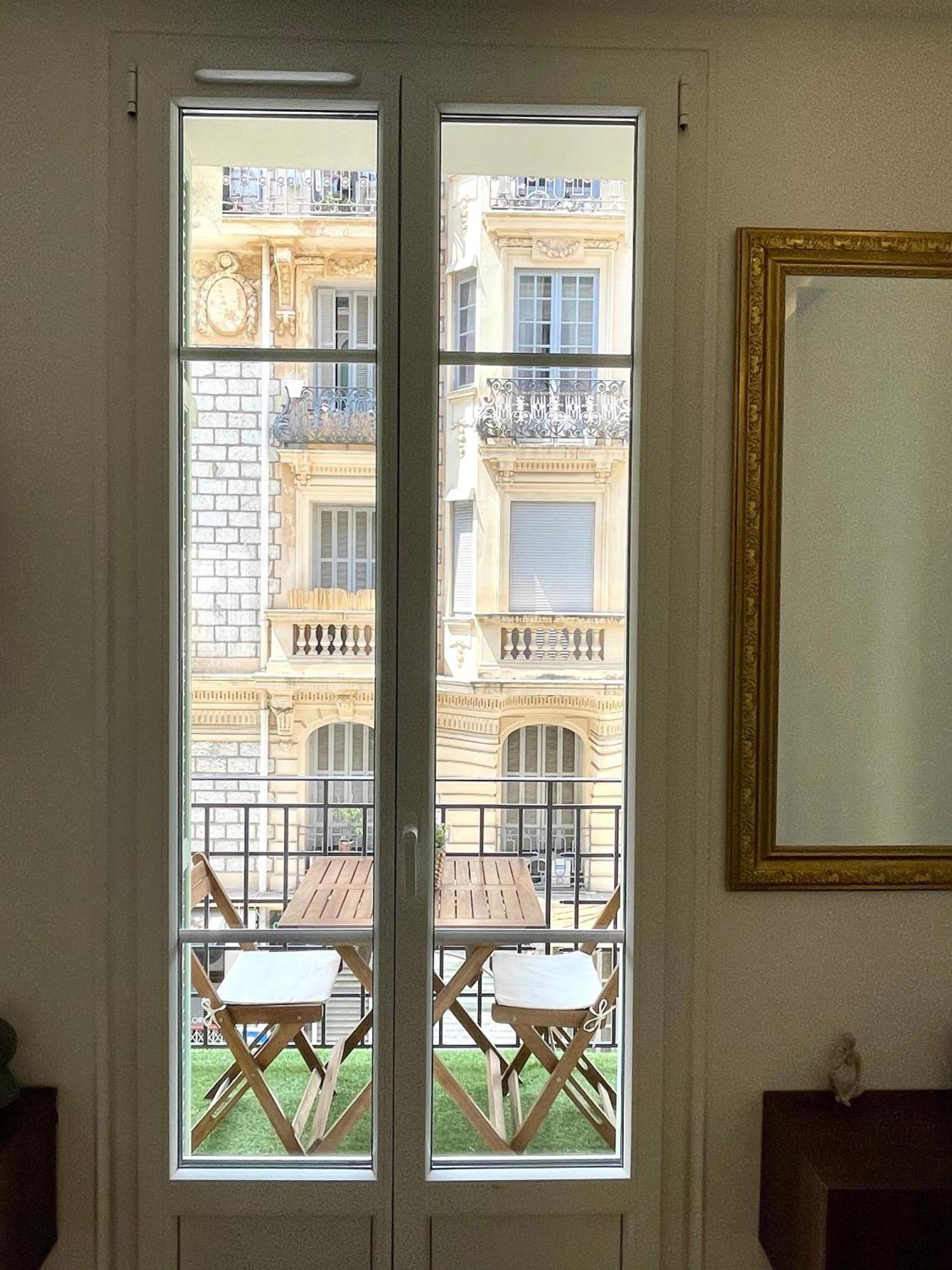 2 Pieces Avec Balcon * Nice