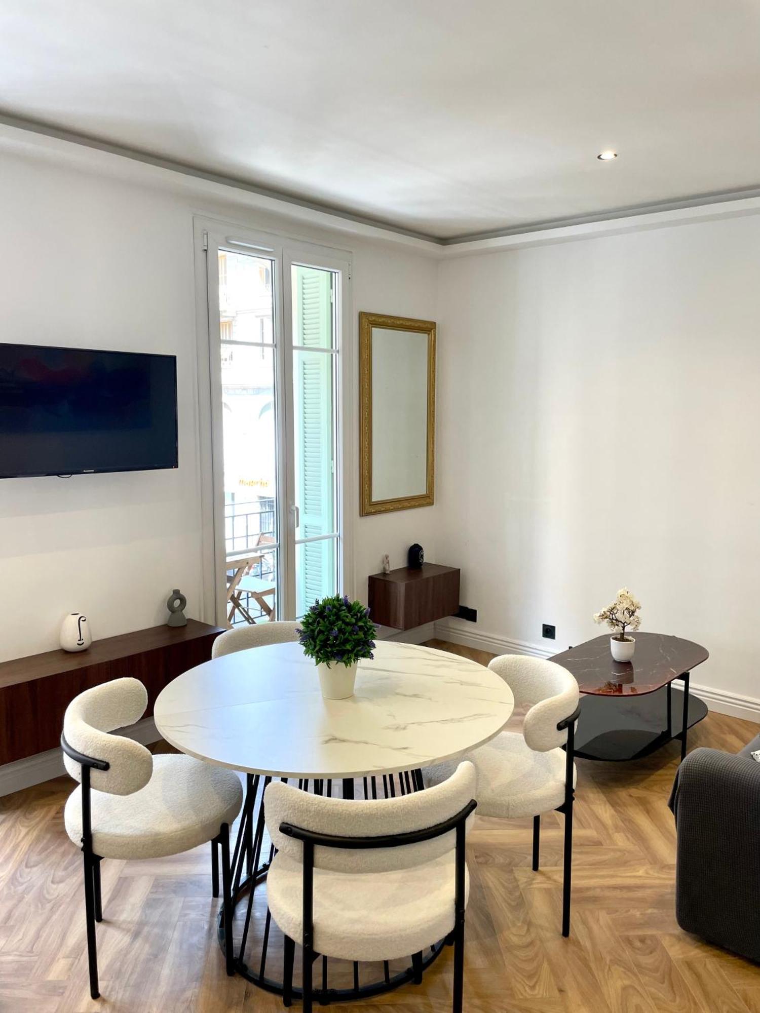 2 Pieces Avec Balcon